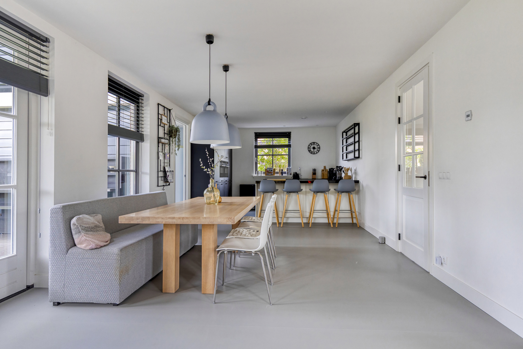 '$houseDetails->street_name'.' '.'$houseDetails->number'