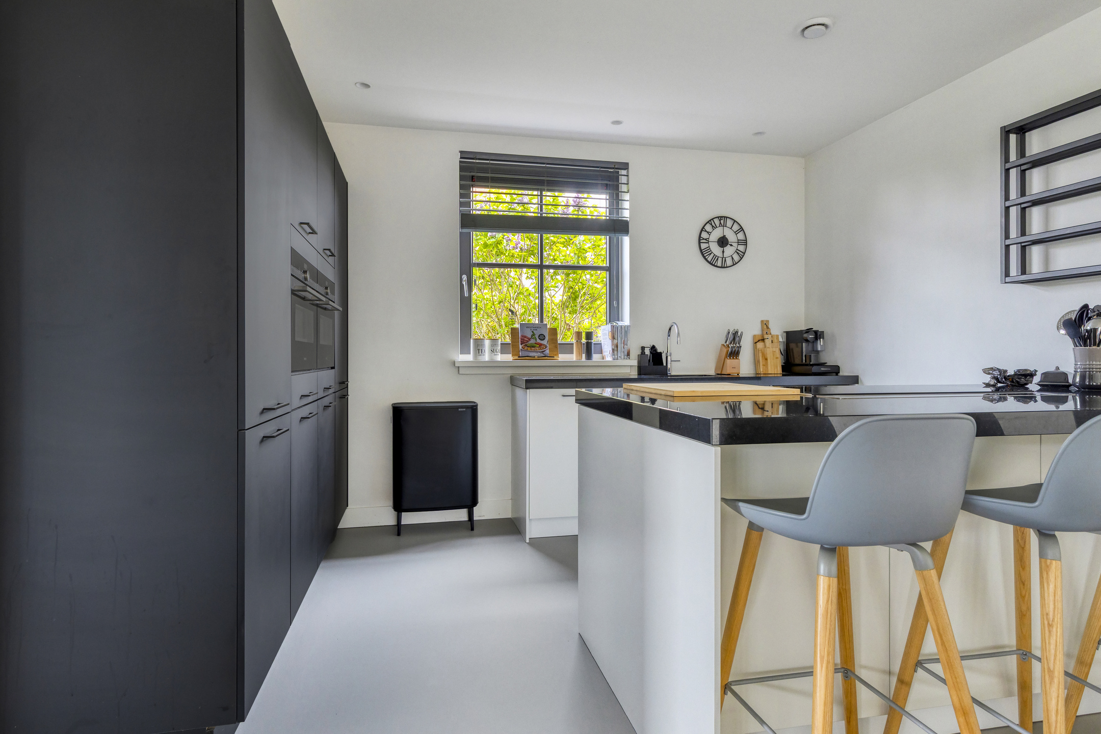 '$houseDetails->street_name'.' '.'$houseDetails->number'