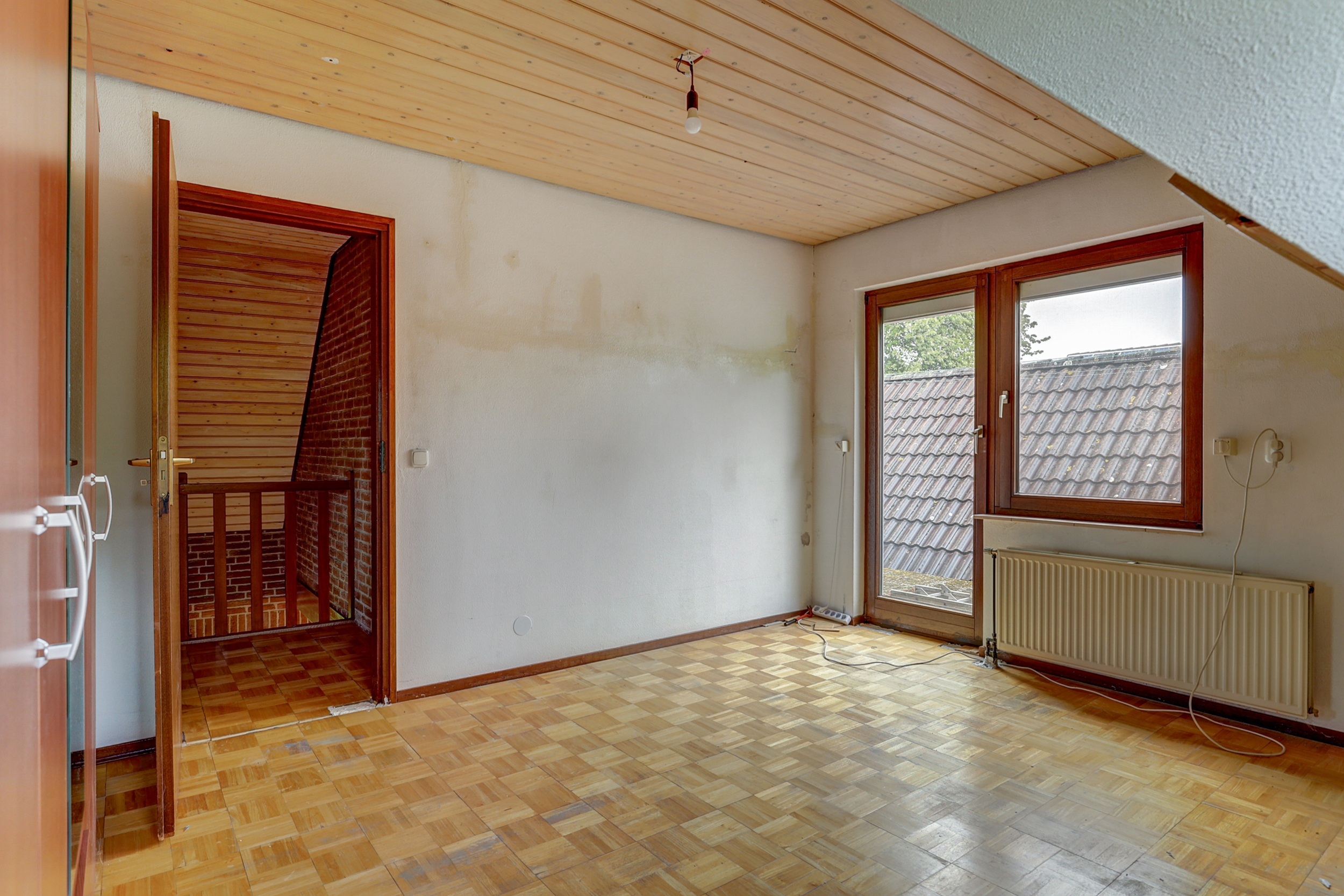 '$houseDetails->street_name'.' '.'$houseDetails->number'