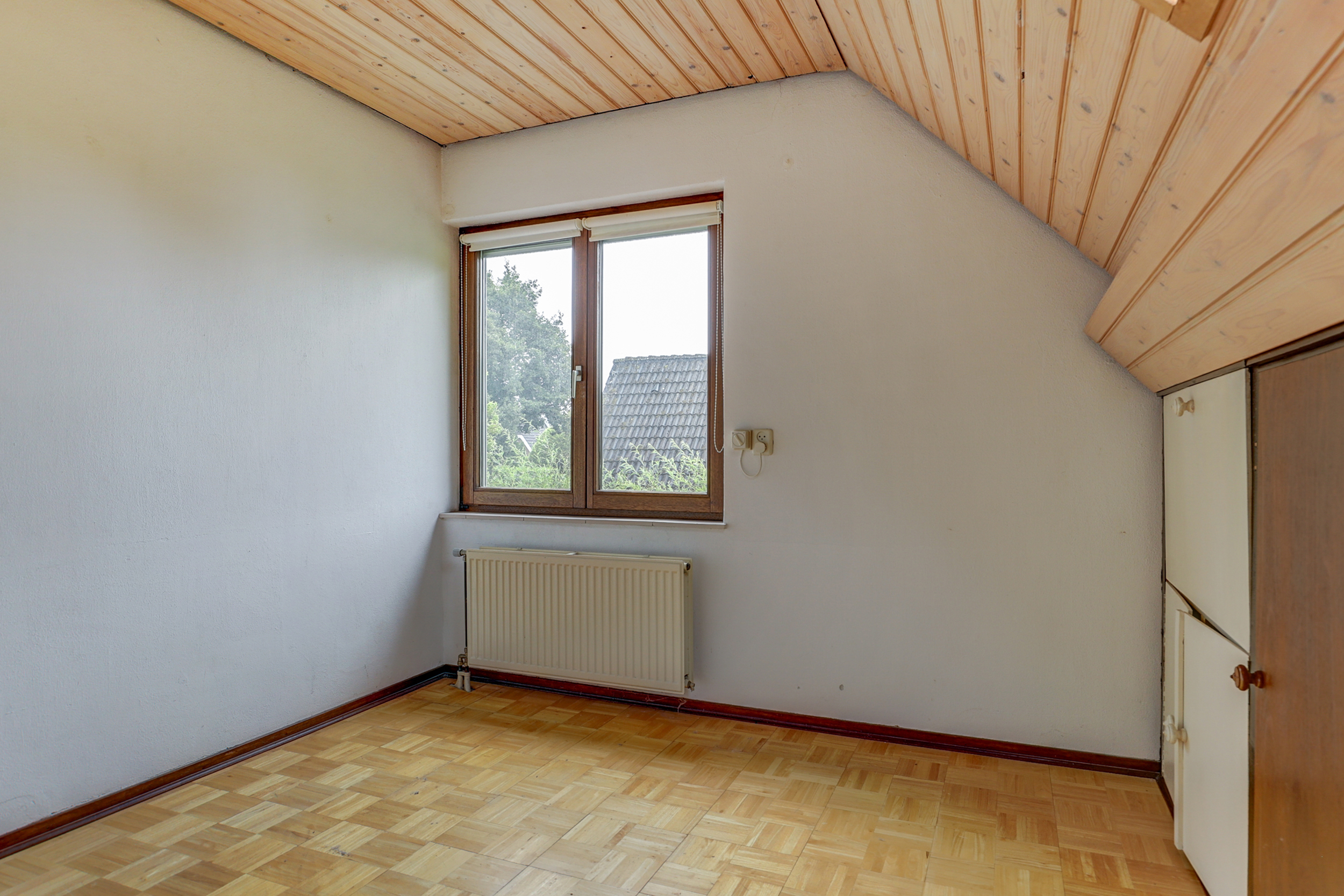 '$houseDetails->street_name'.' '.'$houseDetails->number'