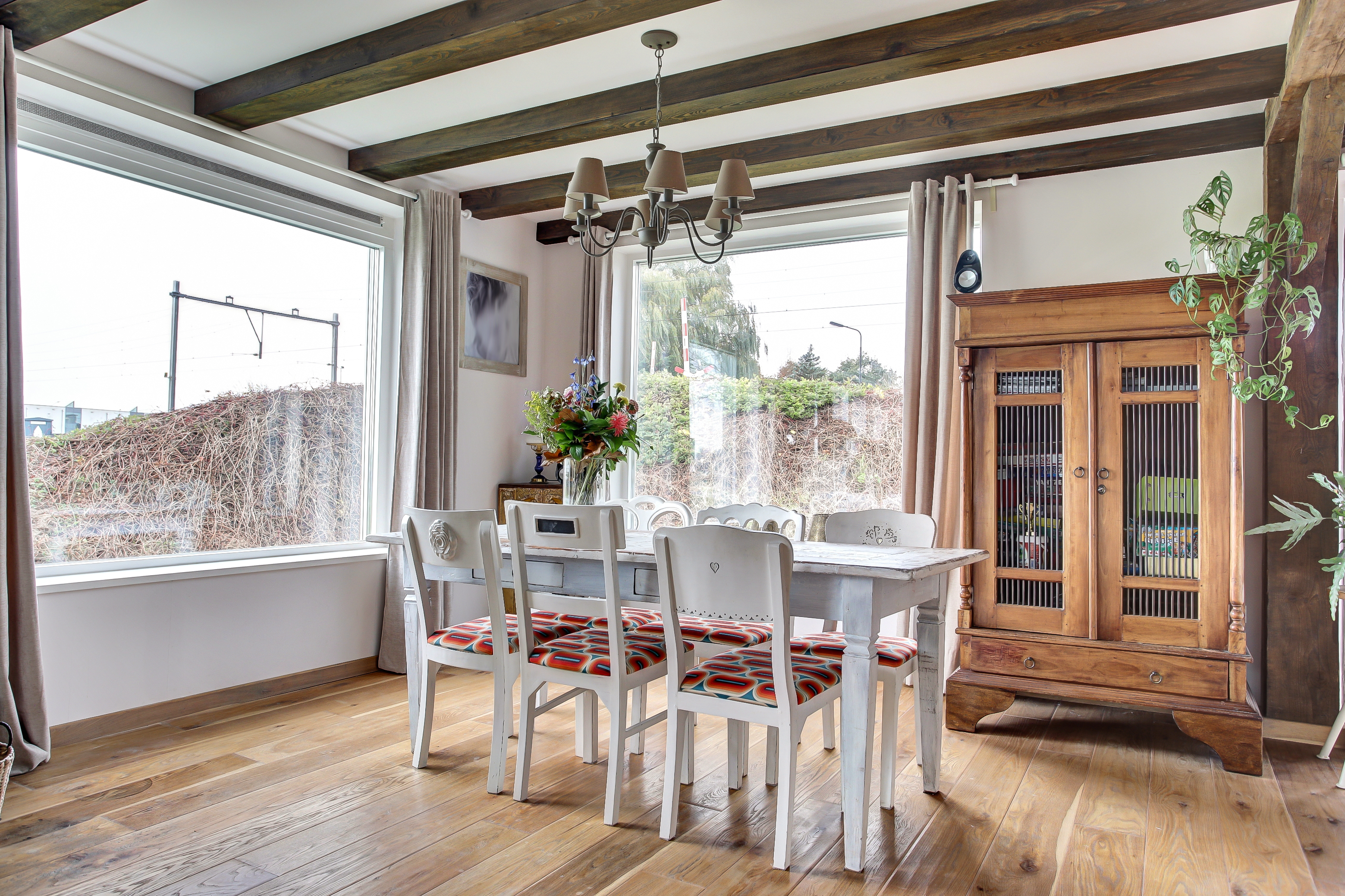 '$houseDetails->street_name'.' '.'$houseDetails->number'