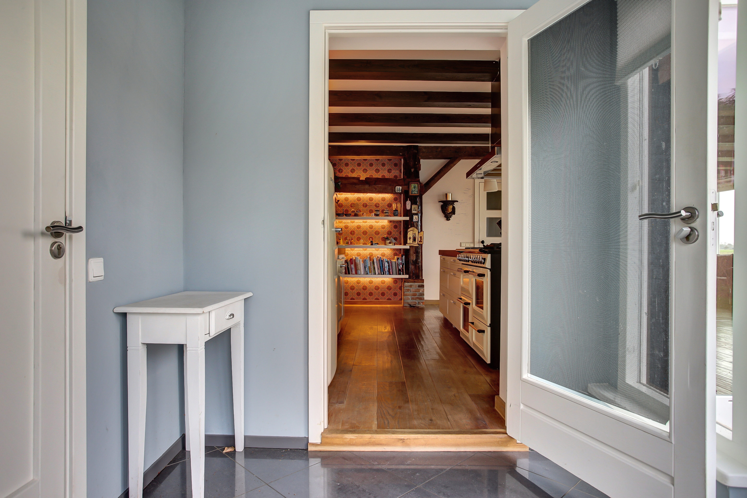 '$houseDetails->street_name'.' '.'$houseDetails->number'