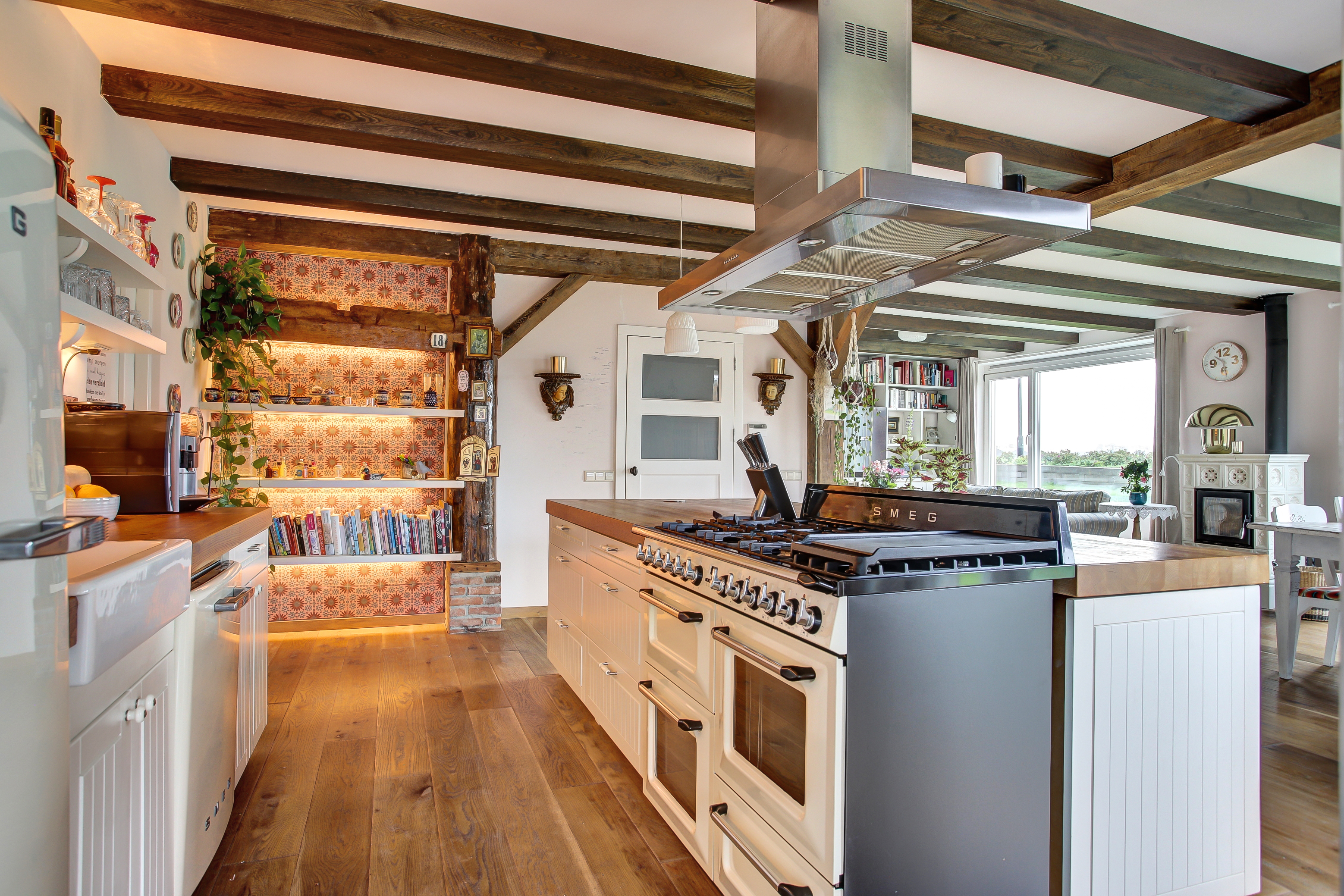 '$houseDetails->street_name'.' '.'$houseDetails->number'