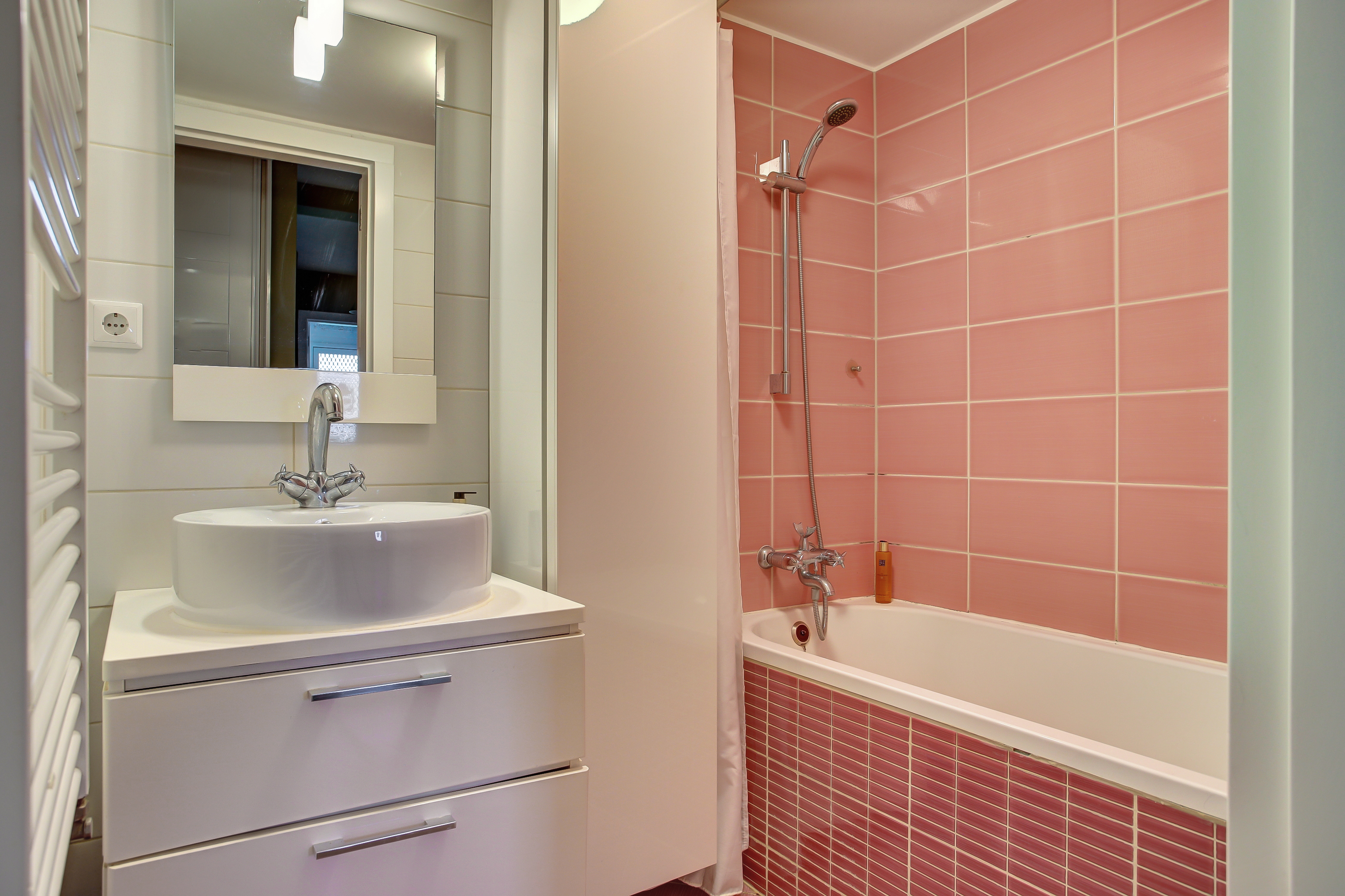 '$houseDetails->street_name'.' '.'$houseDetails->number'