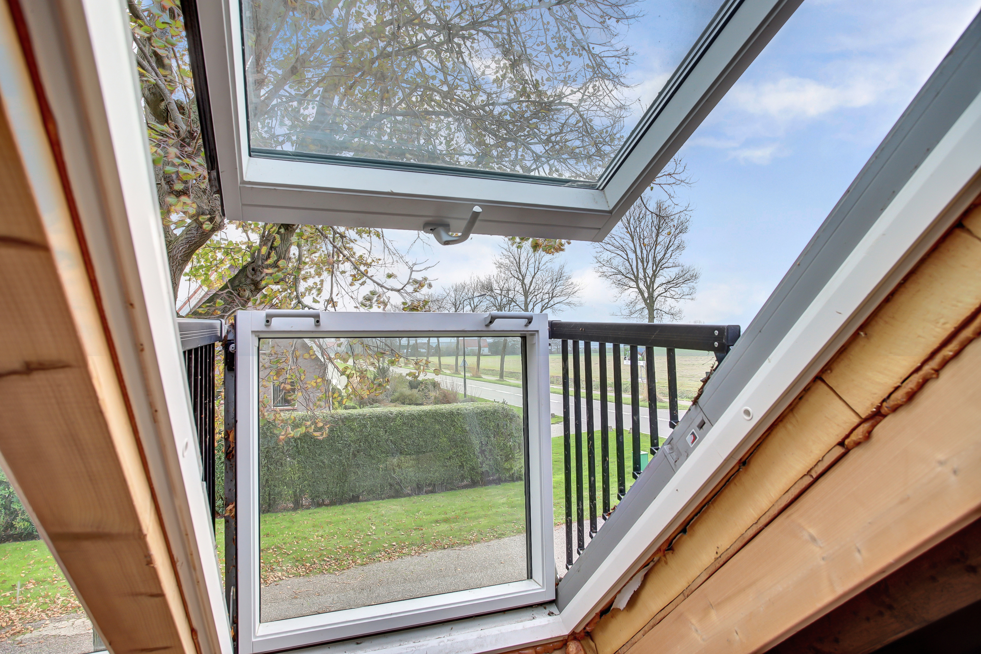 '$houseDetails->street_name'.' '.'$houseDetails->number'