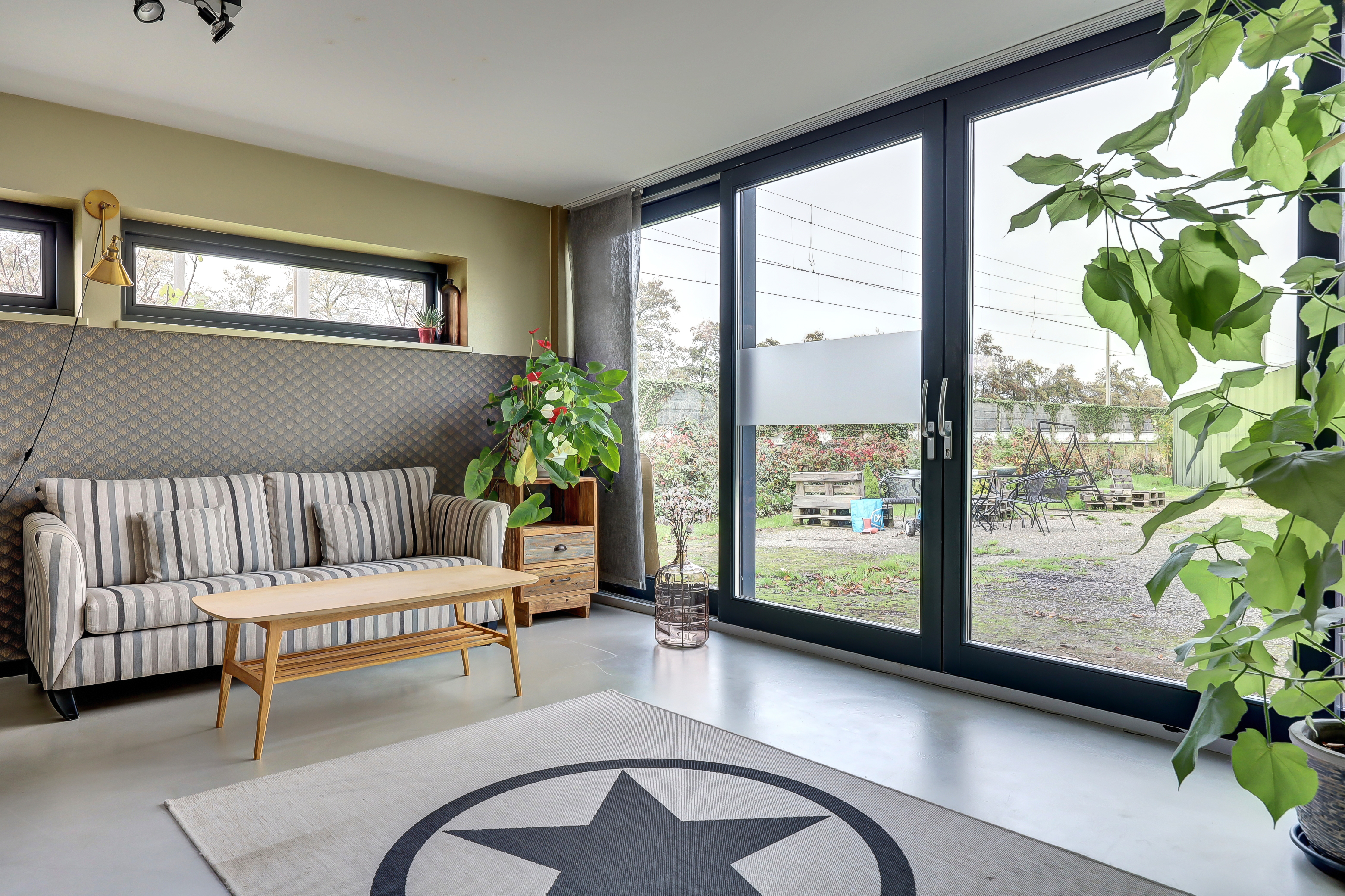 '$houseDetails->street_name'.' '.'$houseDetails->number'