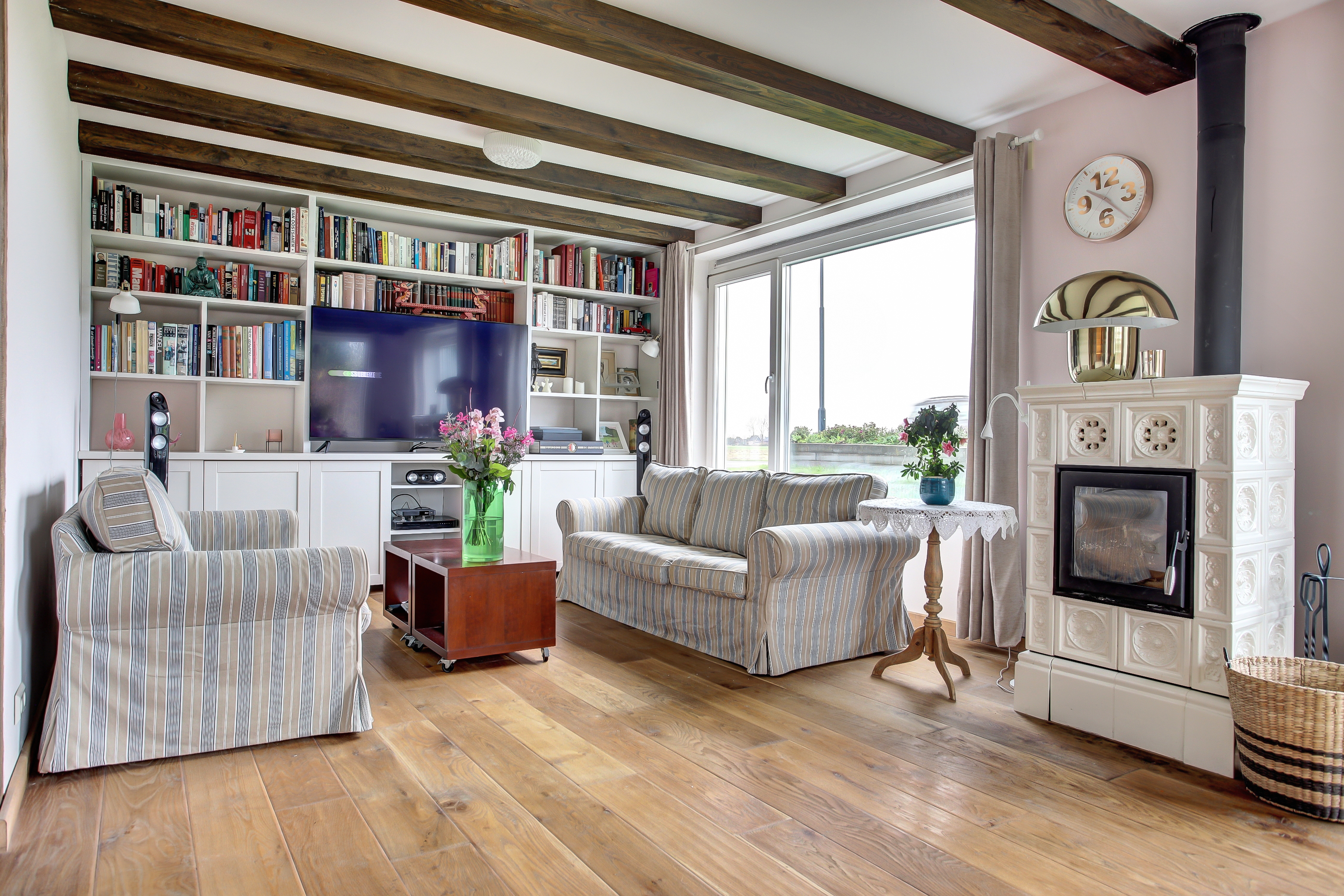 '$houseDetails->street_name'.' '.'$houseDetails->number'