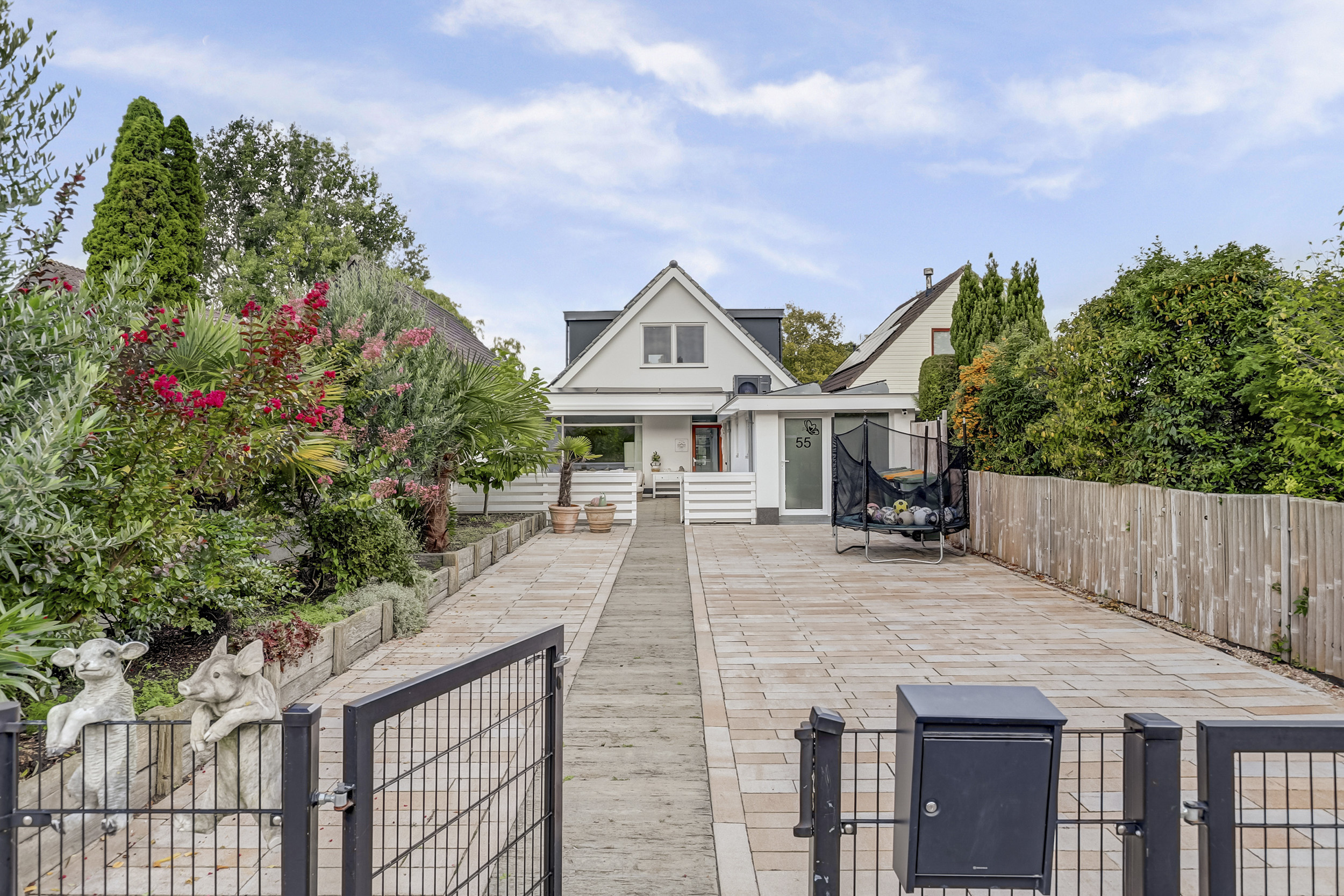 '$houseDetails->street_name'.' '.'$houseDetails->number'