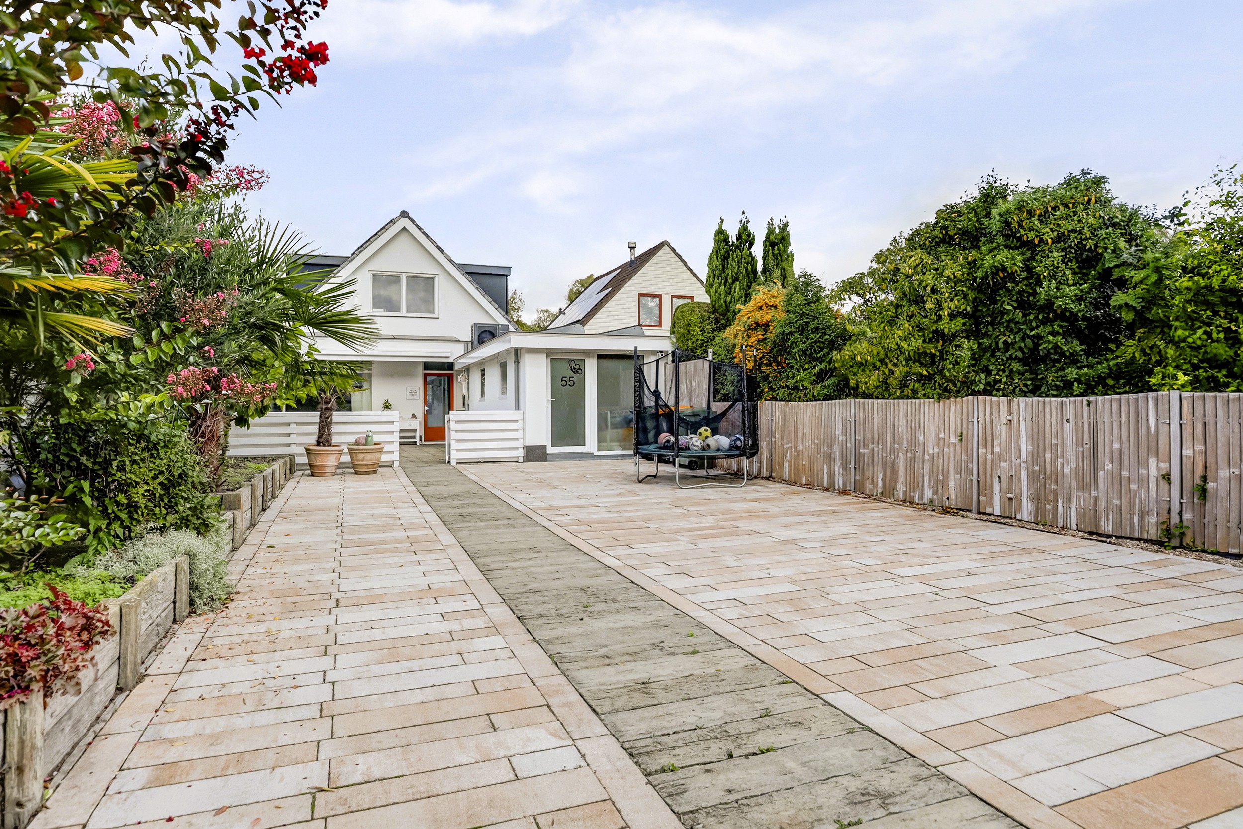 '$houseDetails->street_name'.' '.'$houseDetails->number'