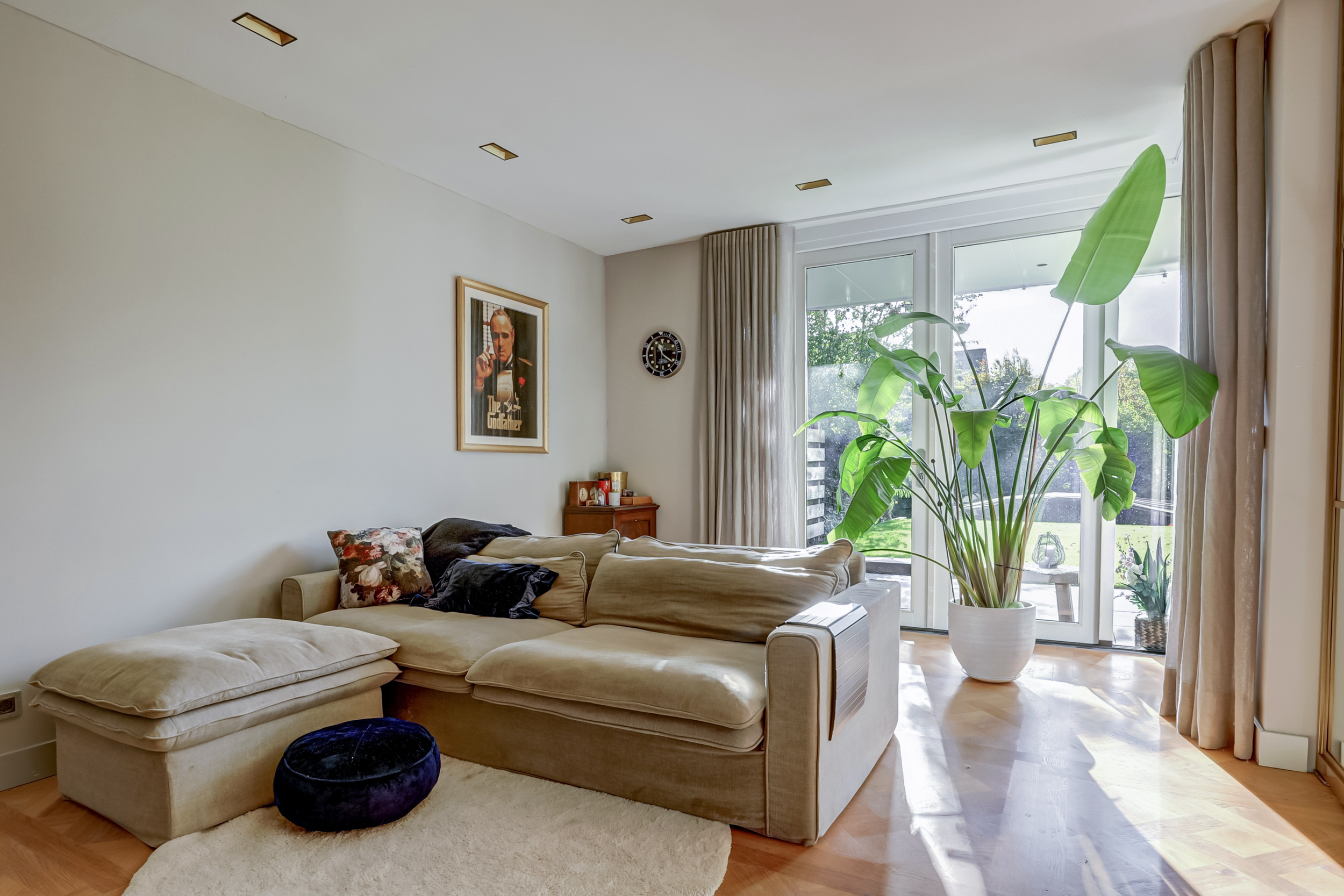 '$houseDetails->street_name'.' '.'$houseDetails->number'