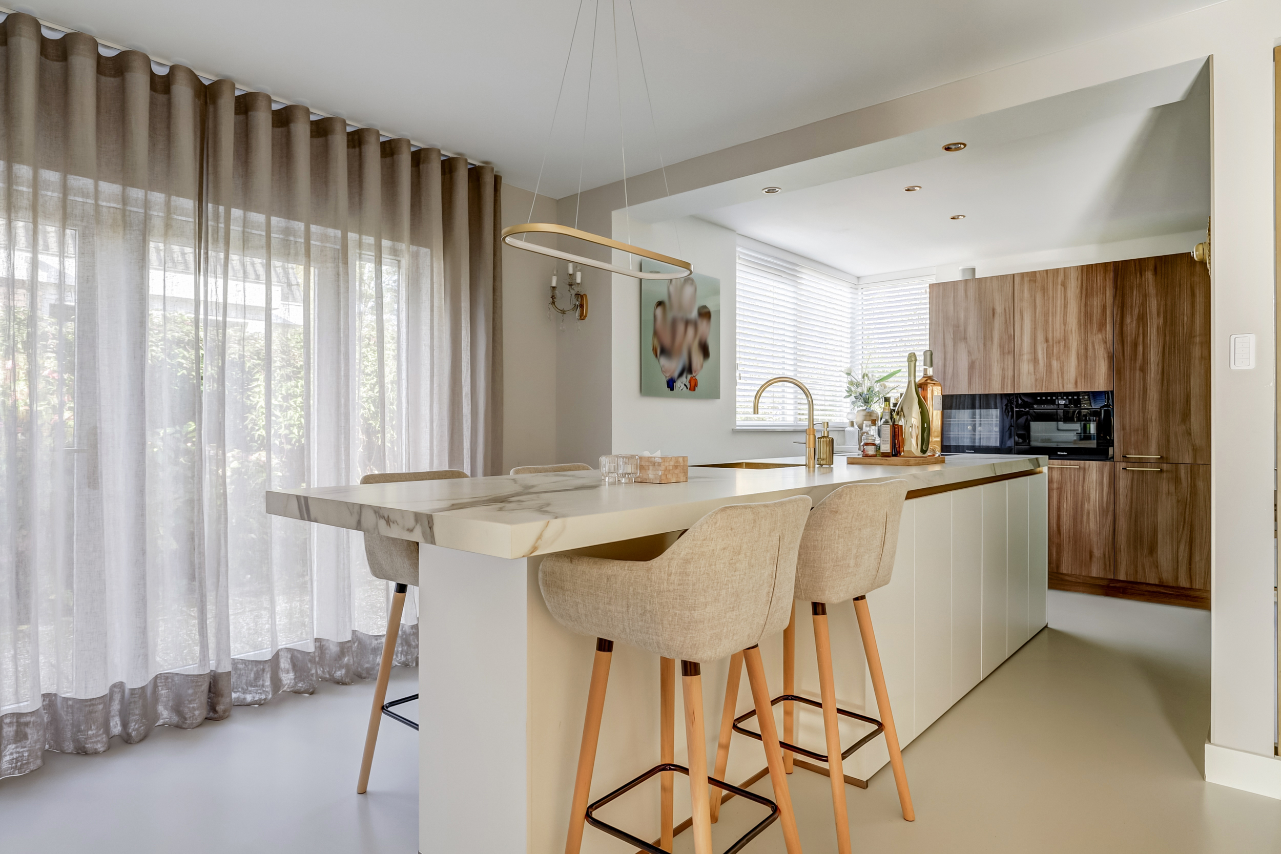 '$houseDetails->street_name'.' '.'$houseDetails->number'