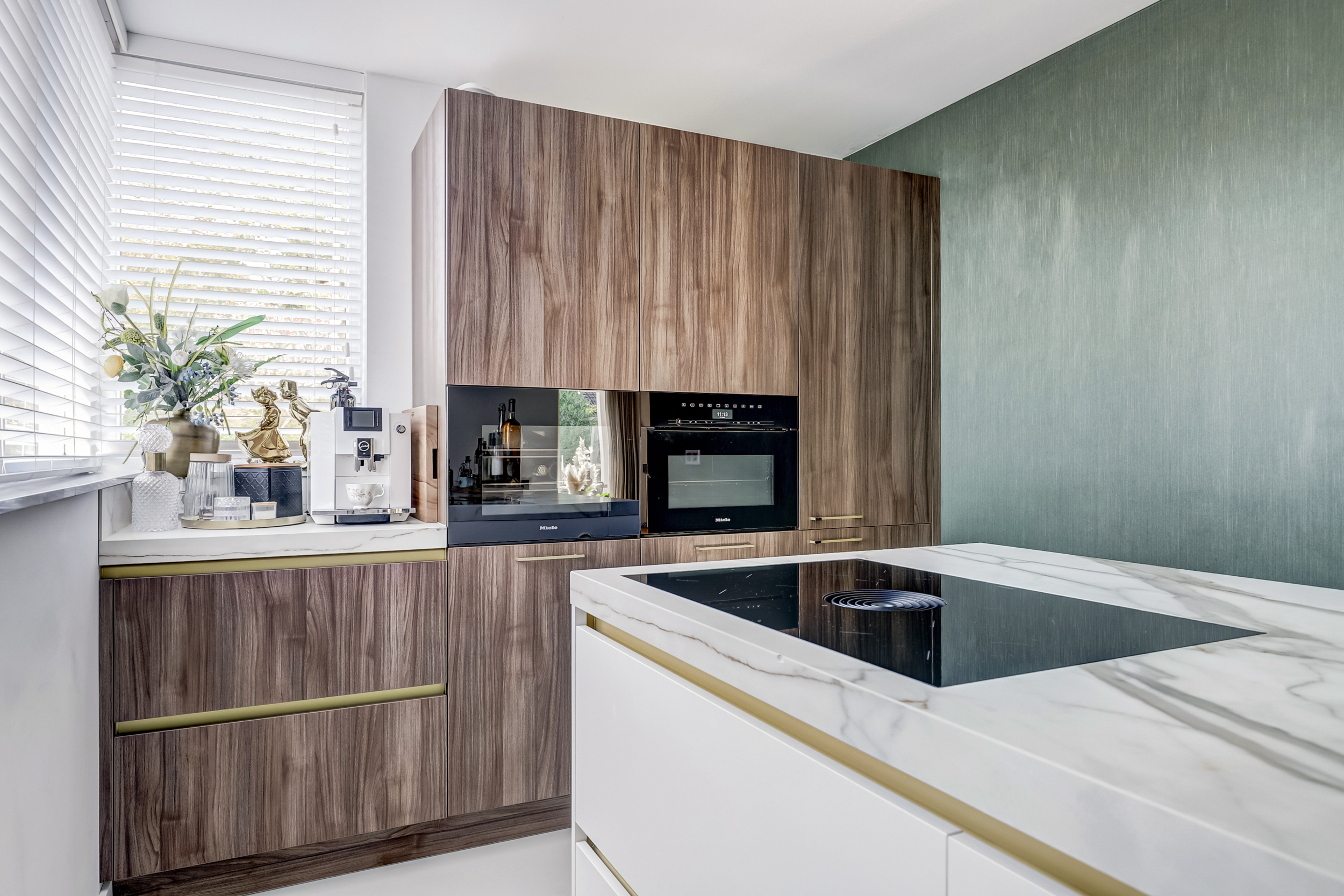 '$houseDetails->street_name'.' '.'$houseDetails->number'