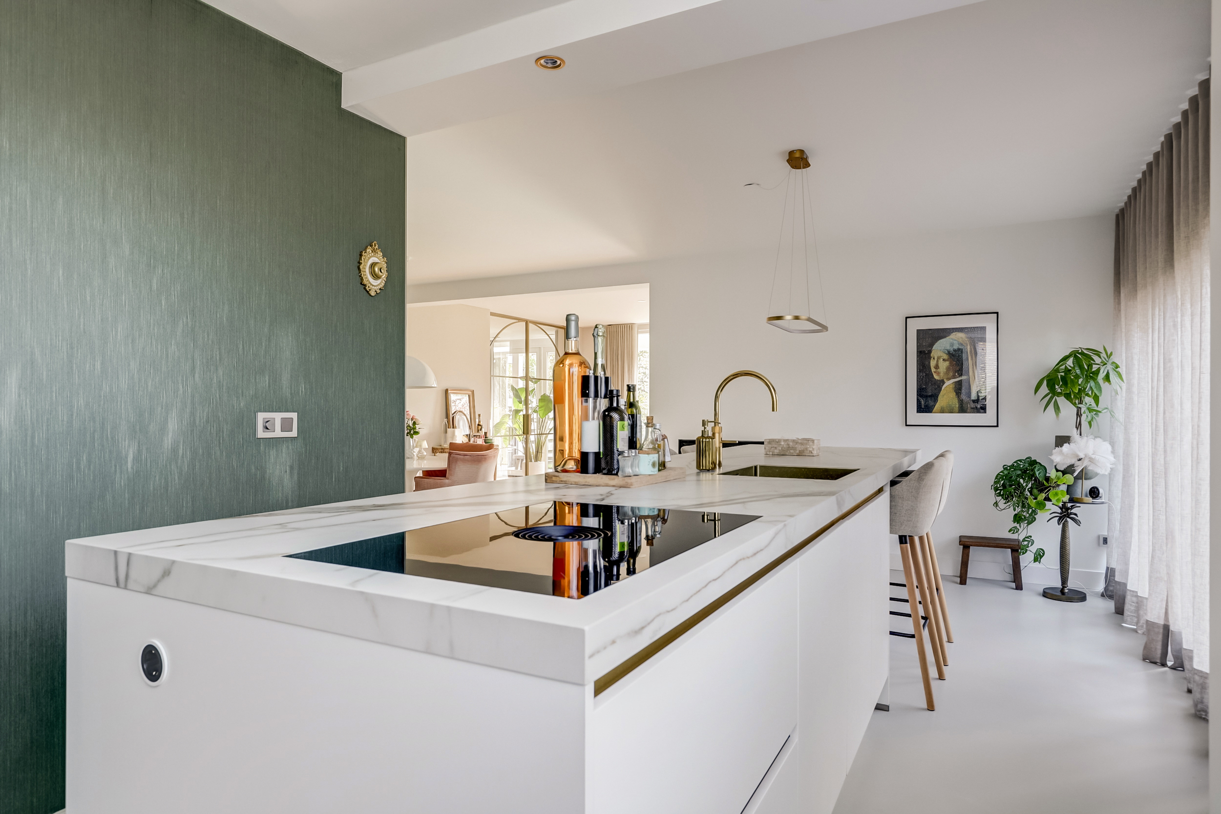 '$houseDetails->street_name'.' '.'$houseDetails->number'