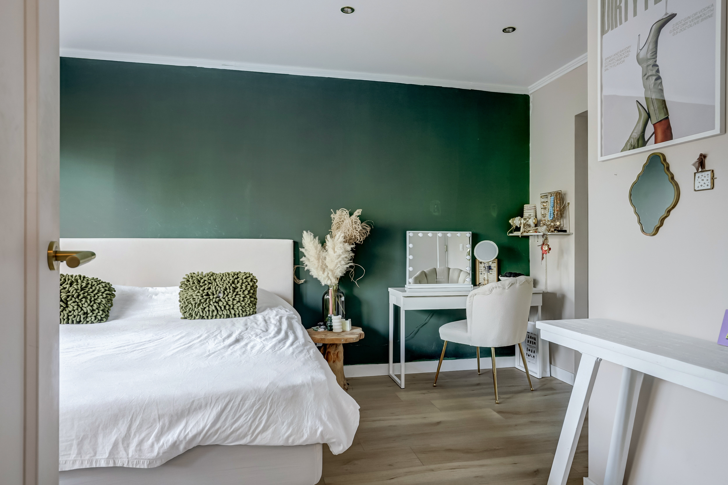 '$houseDetails->street_name'.' '.'$houseDetails->number'