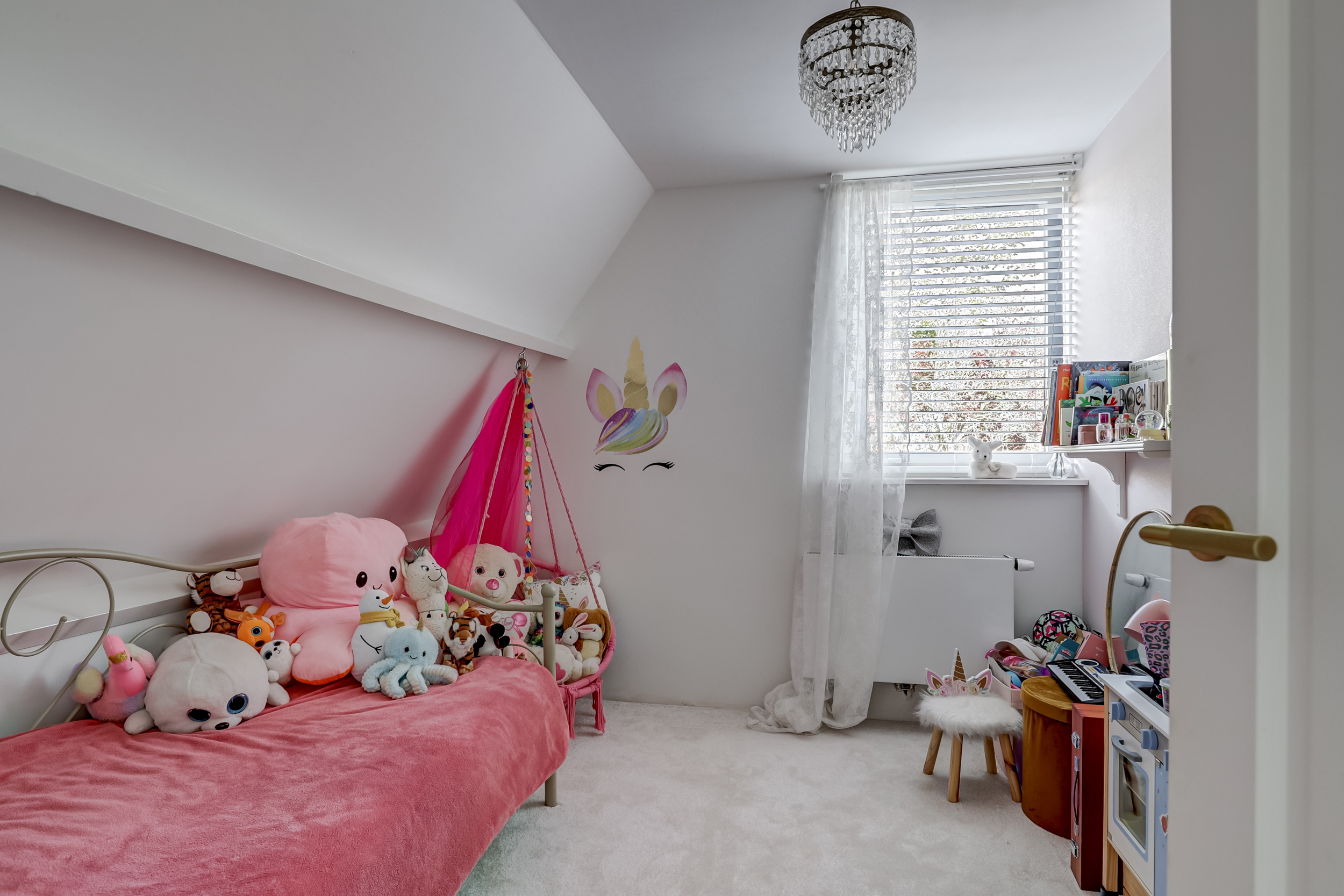 '$houseDetails->street_name'.' '.'$houseDetails->number'