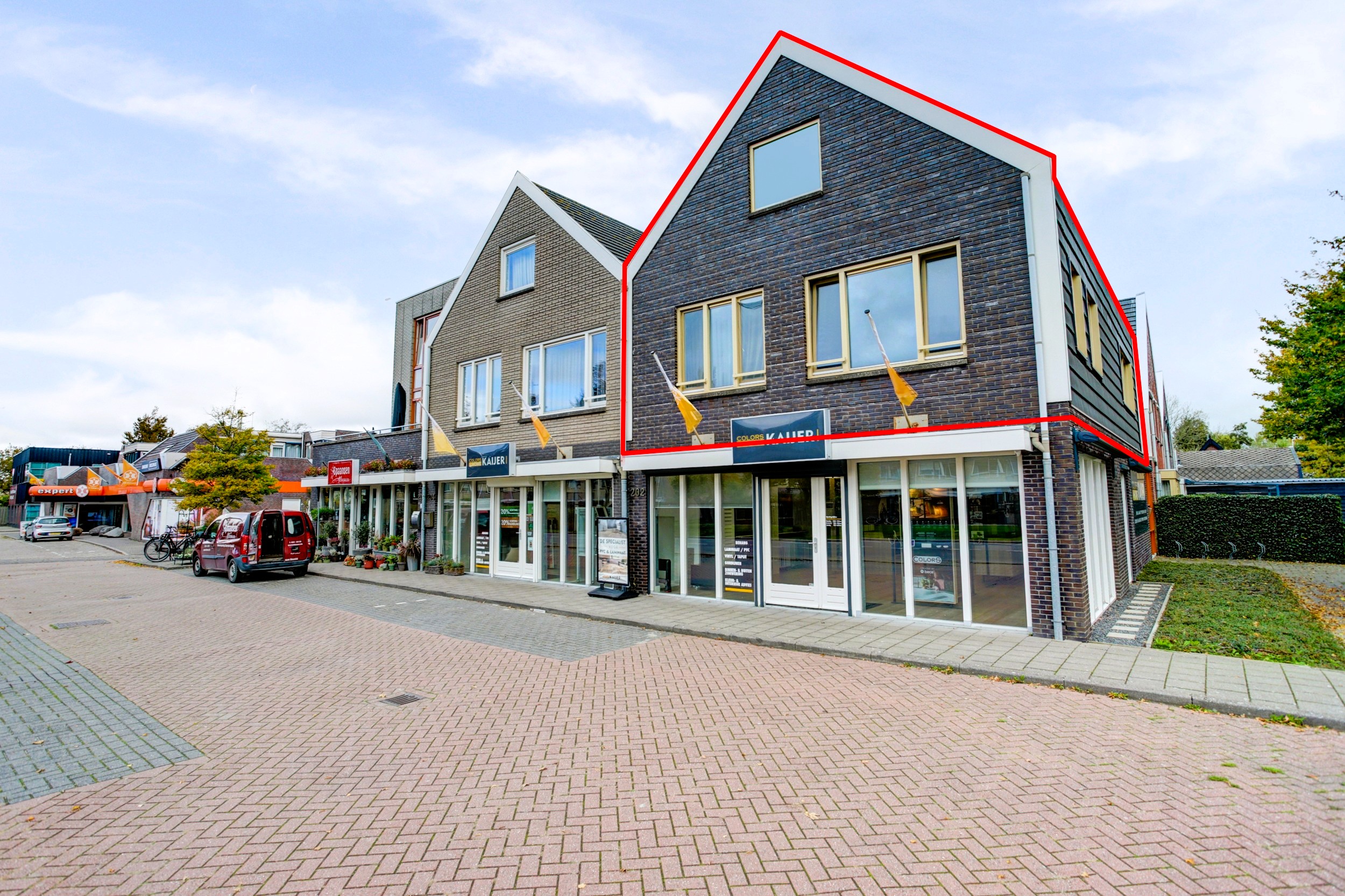 '$houseDetails->street_name'.' '.'$houseDetails->number'