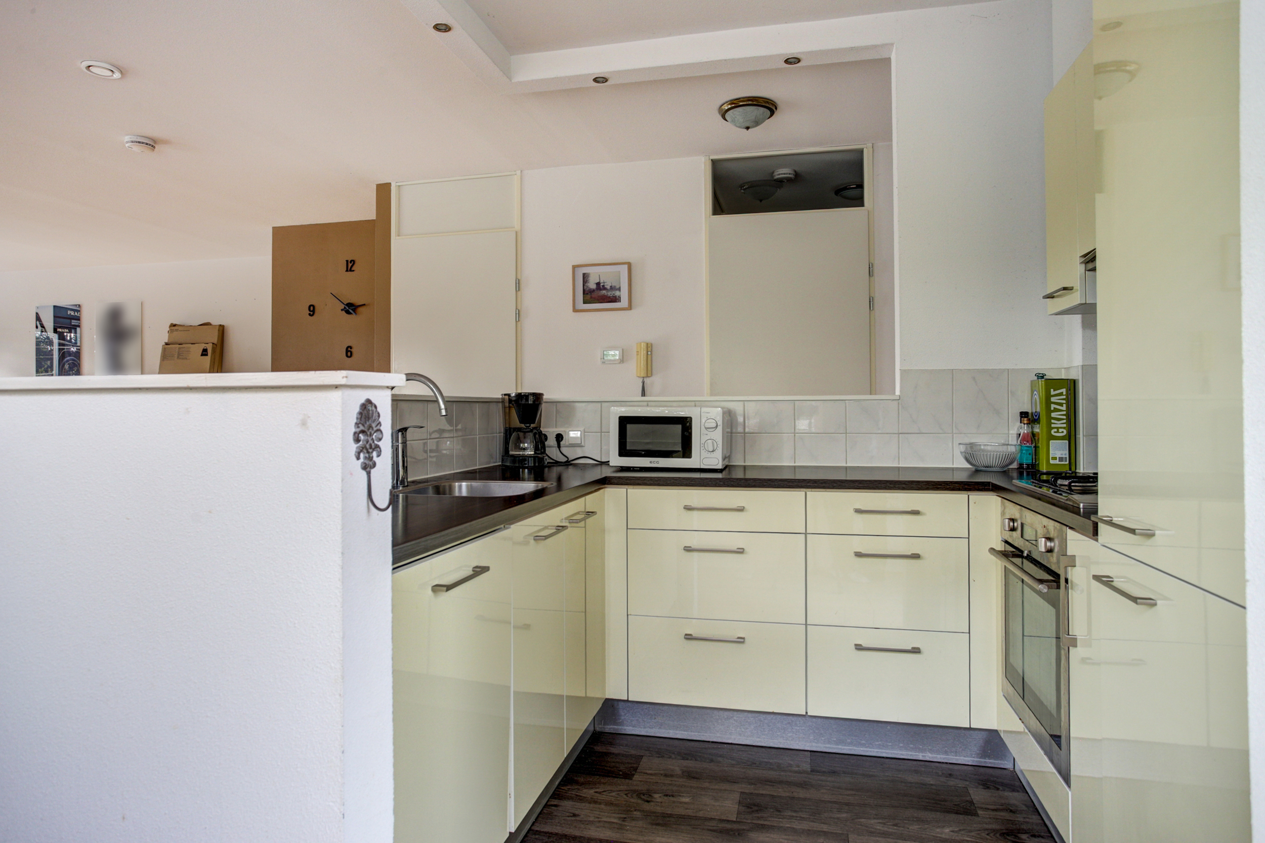 '$houseDetails->street_name'.' '.'$houseDetails->number'