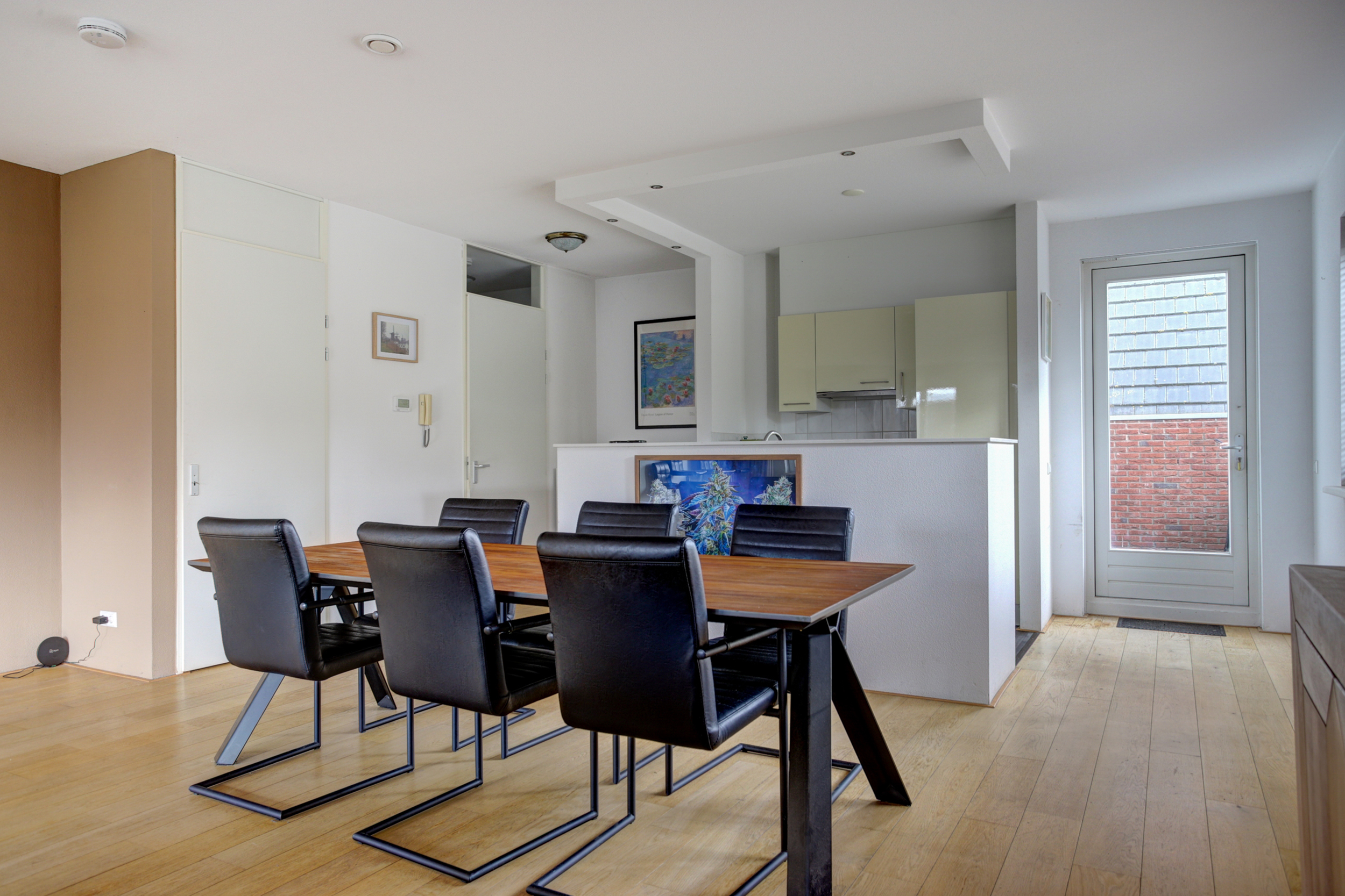 '$houseDetails->street_name'.' '.'$houseDetails->number'