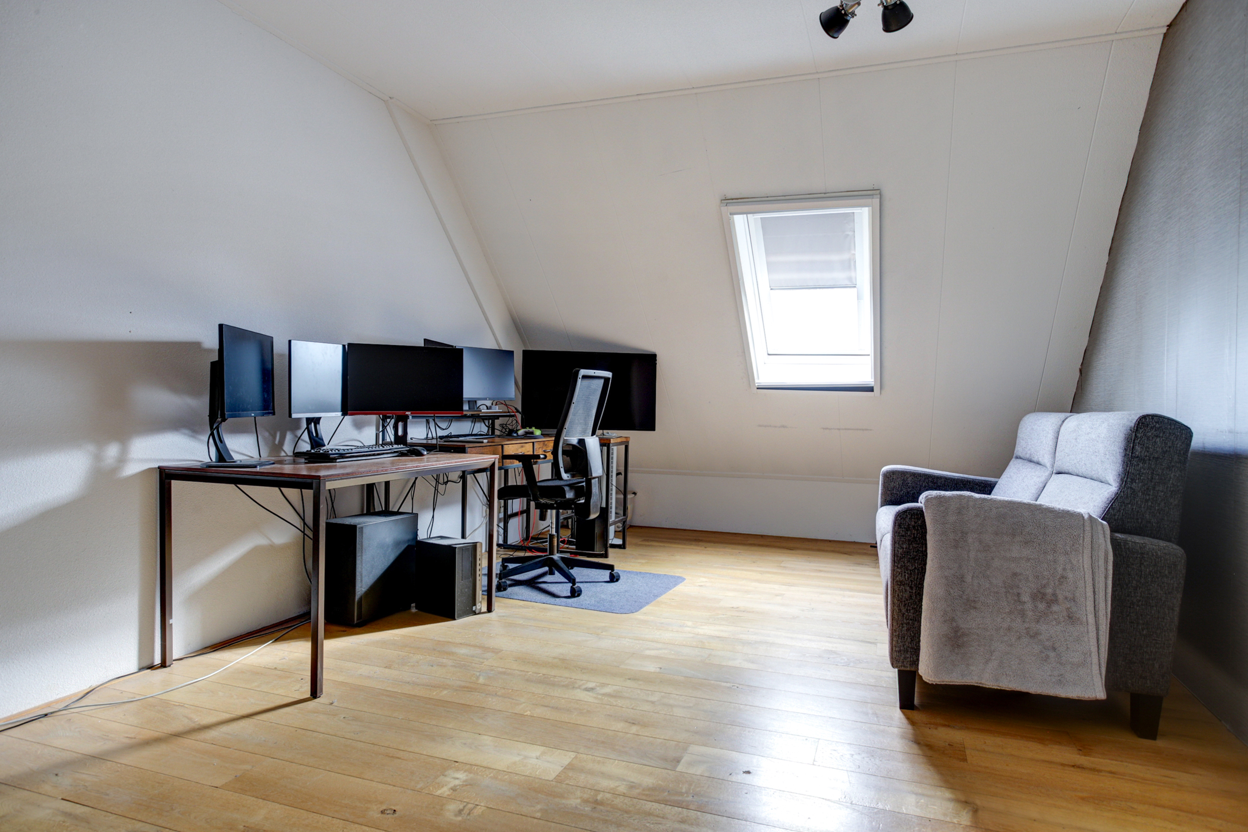 '$houseDetails->street_name'.' '.'$houseDetails->number'