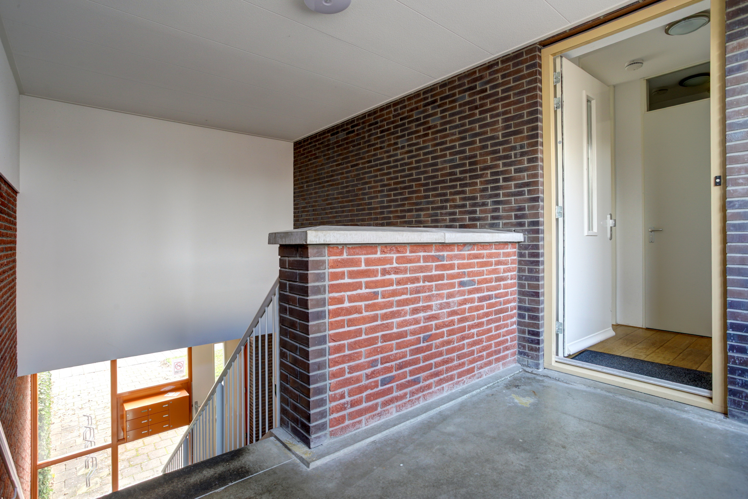 '$houseDetails->street_name'.' '.'$houseDetails->number'