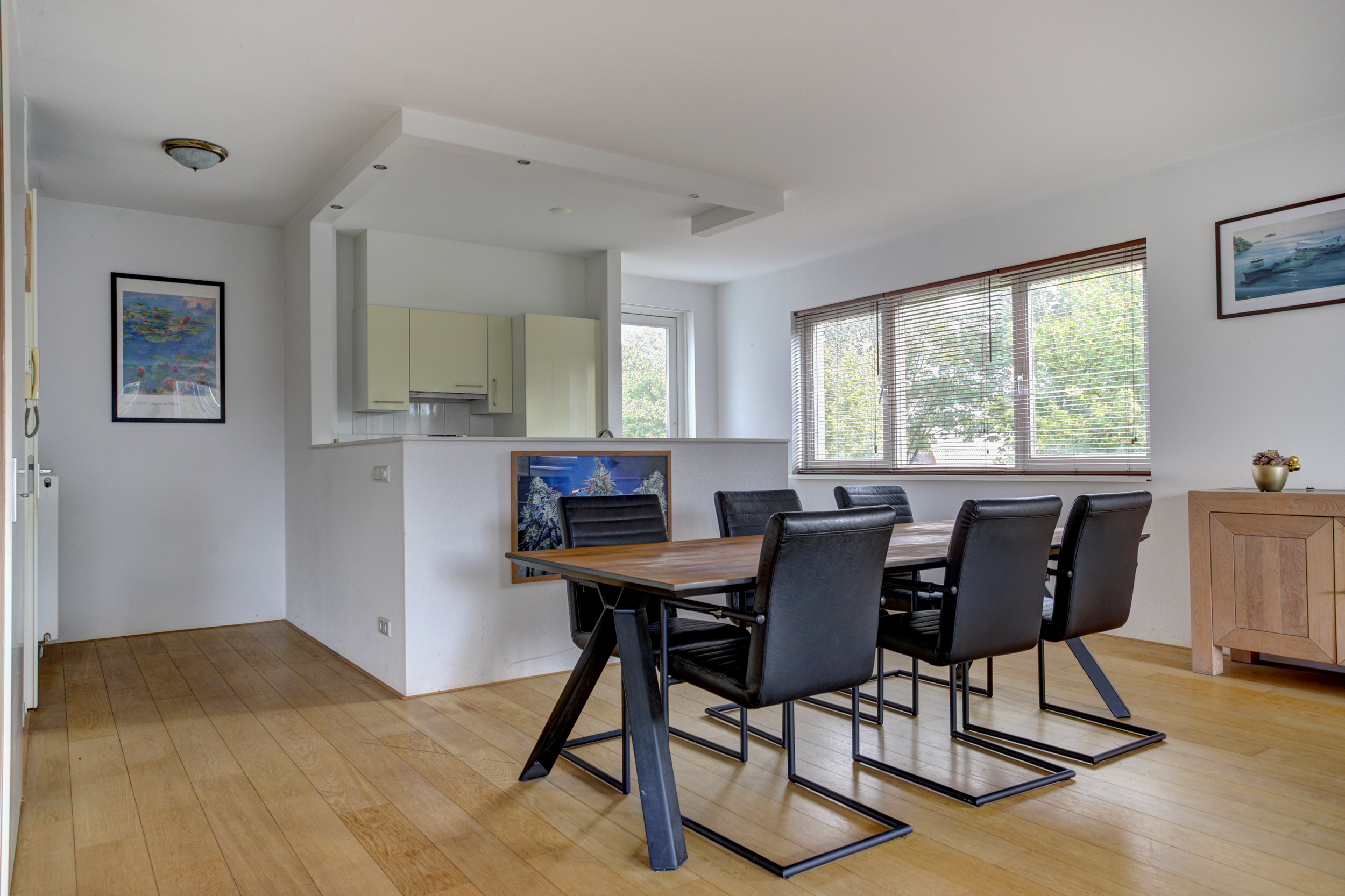 '$houseDetails->street_name'.' '.'$houseDetails->number'