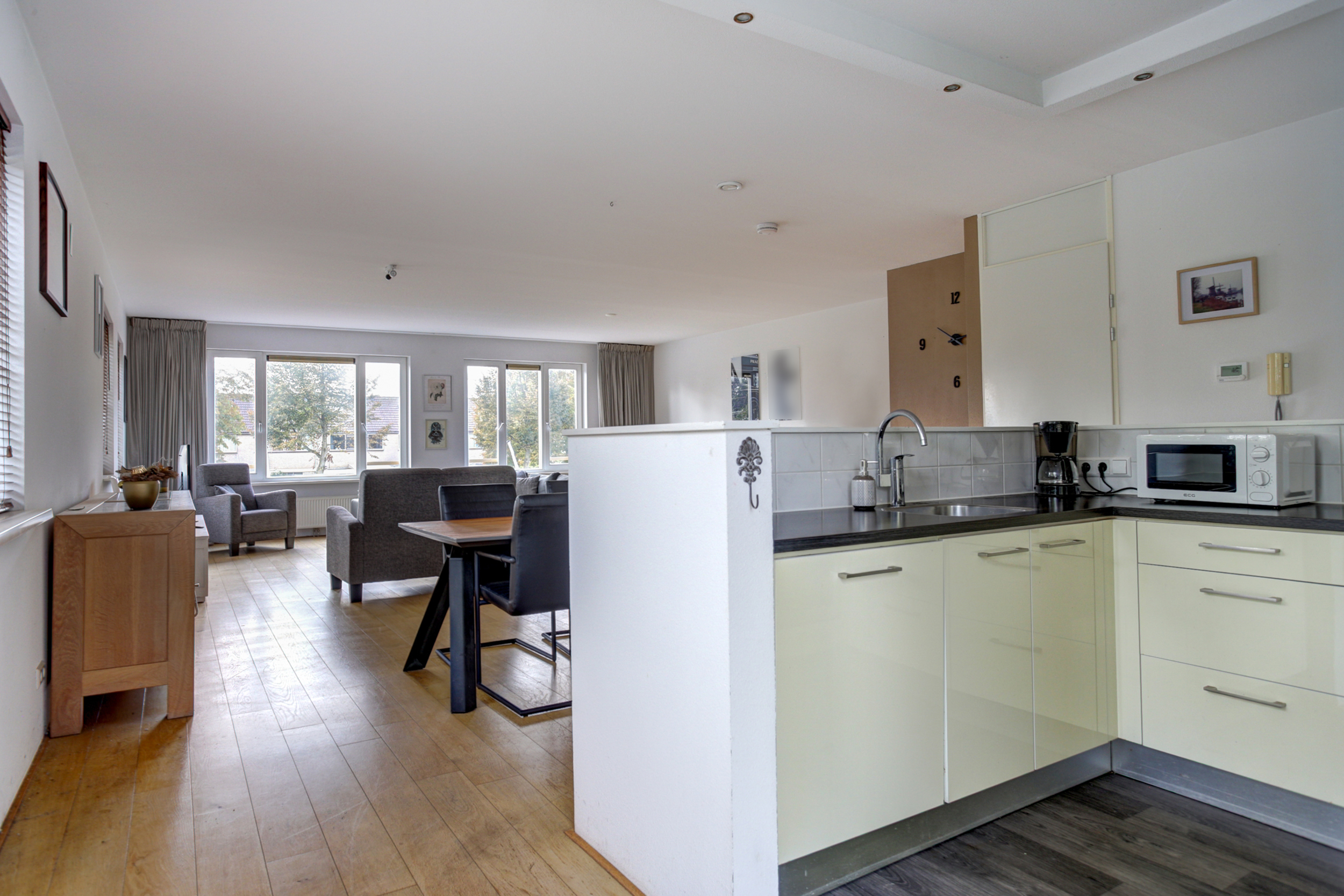 '$houseDetails->street_name'.' '.'$houseDetails->number'