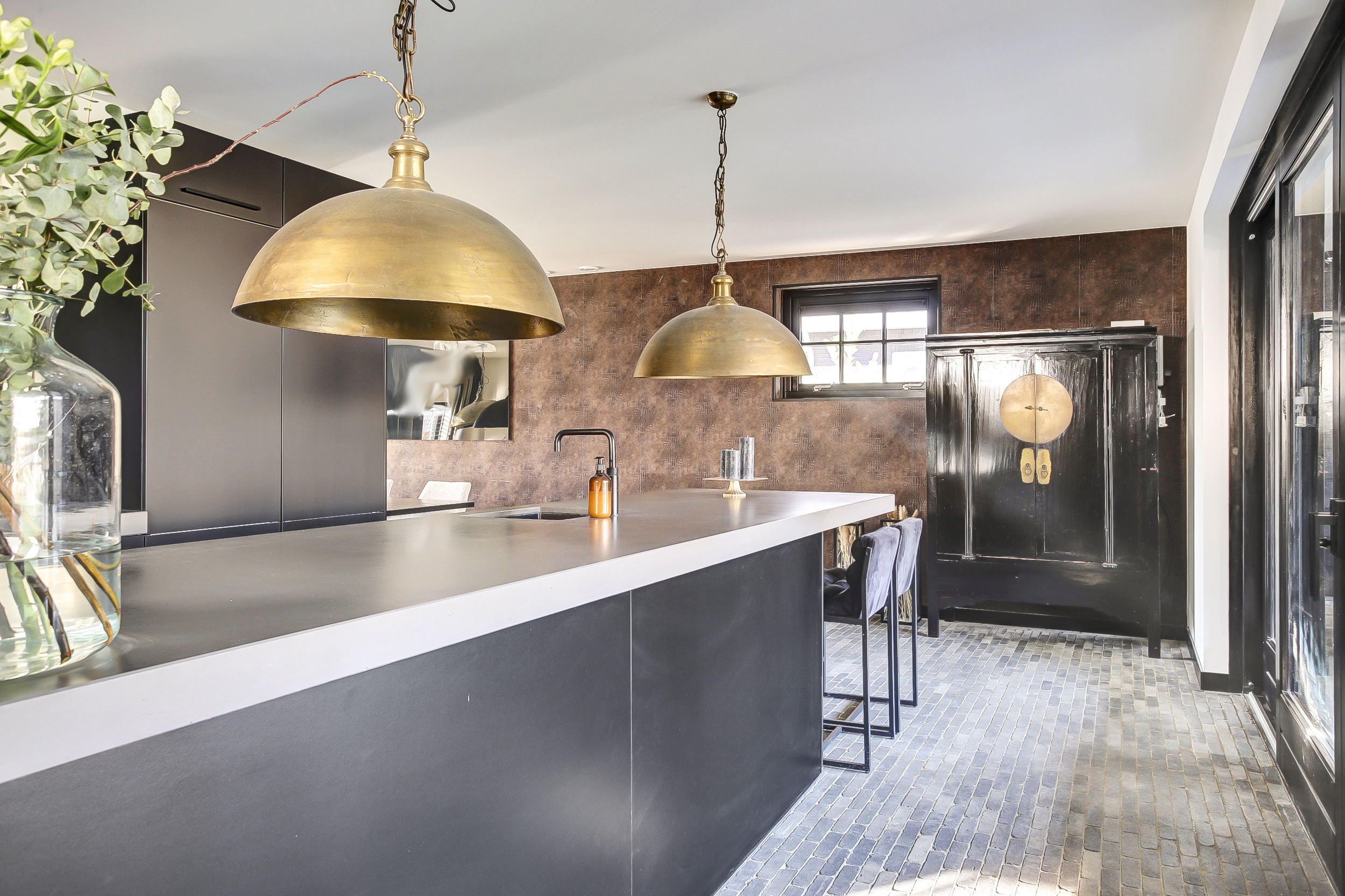 '$houseDetails->street_name'.' '.'$houseDetails->number'