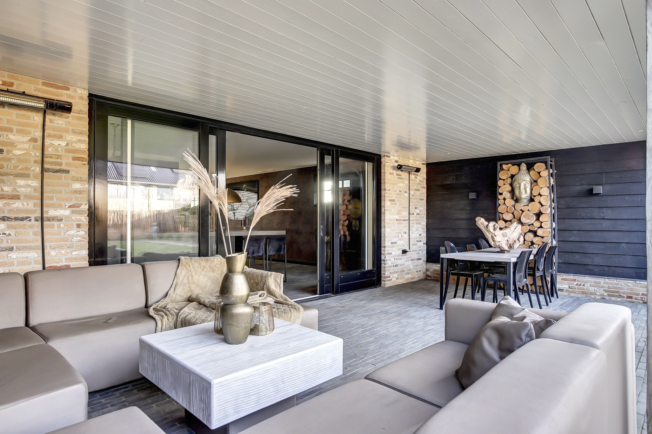 '$houseDetails->street_name'.' '.'$houseDetails->number'