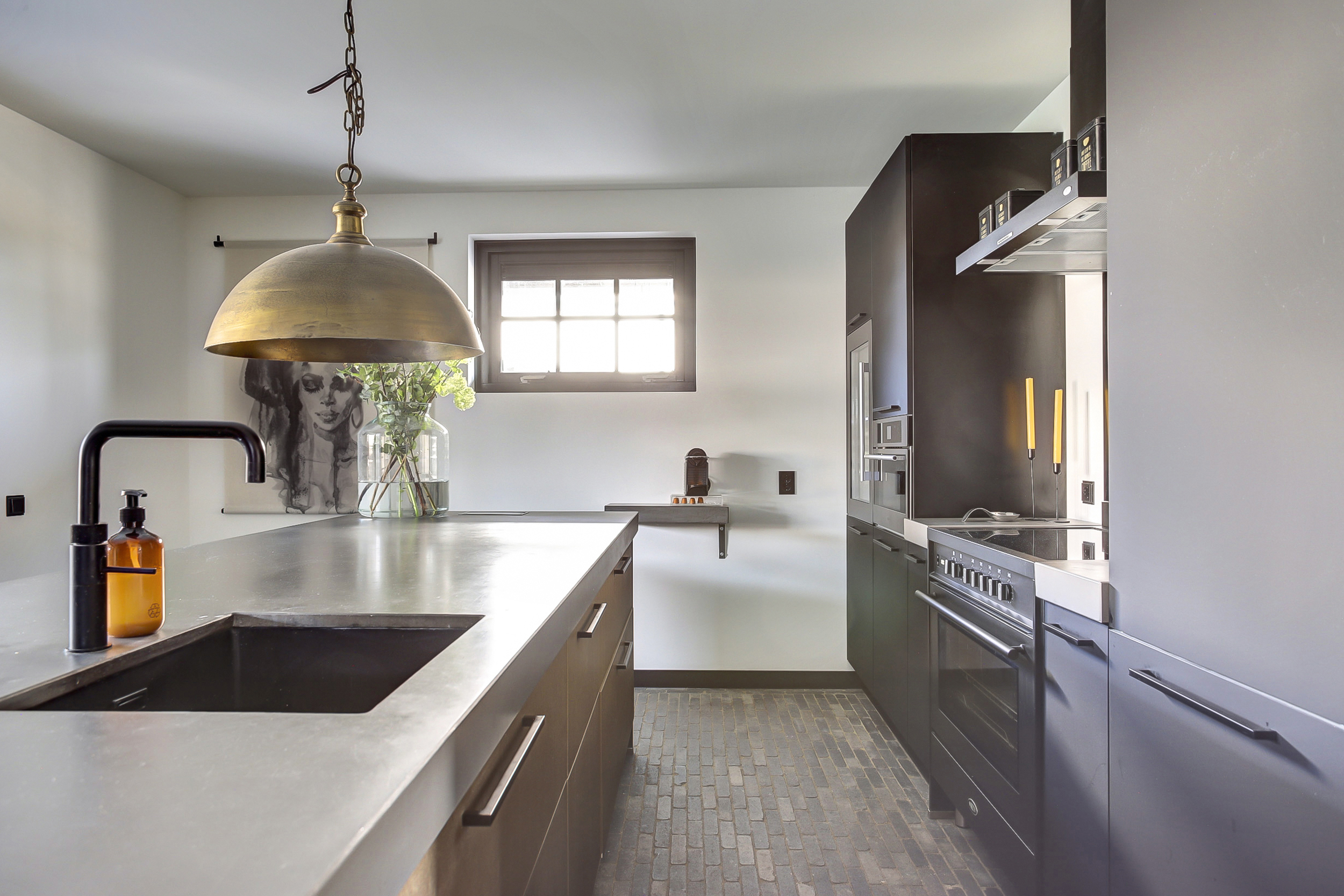 '$houseDetails->street_name'.' '.'$houseDetails->number'