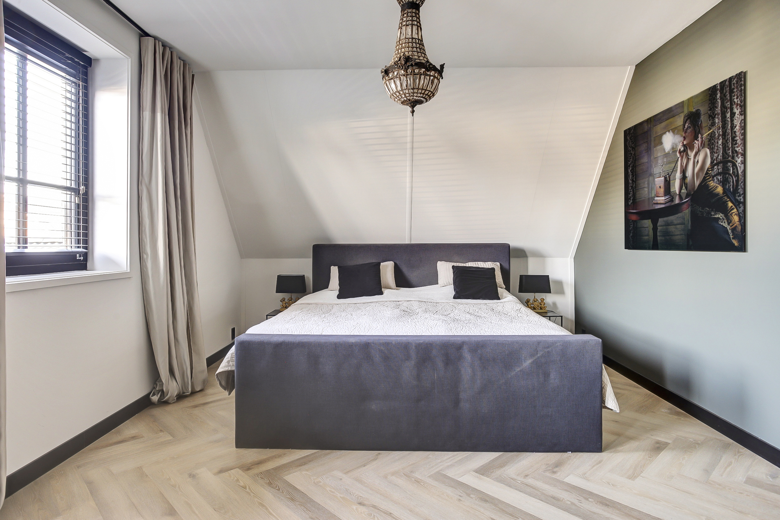 '$houseDetails->street_name'.' '.'$houseDetails->number'