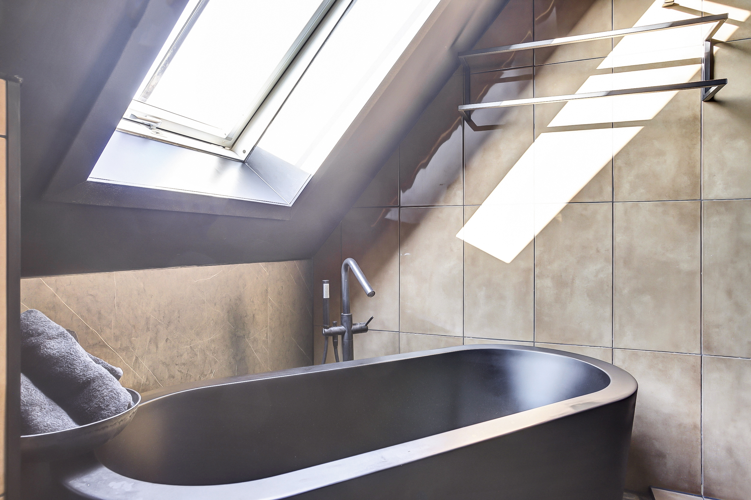 '$houseDetails->street_name'.' '.'$houseDetails->number'