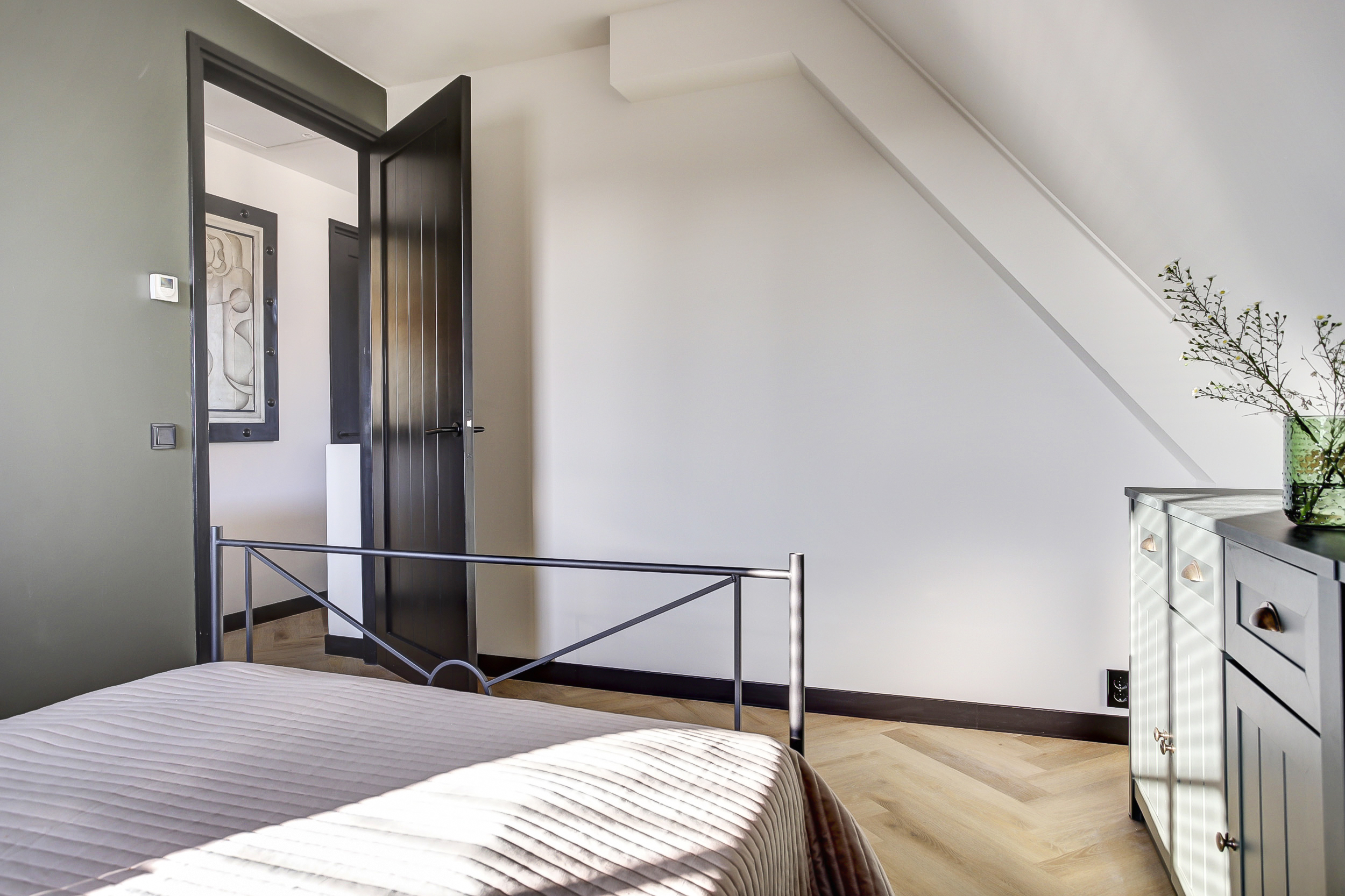 '$houseDetails->street_name'.' '.'$houseDetails->number'