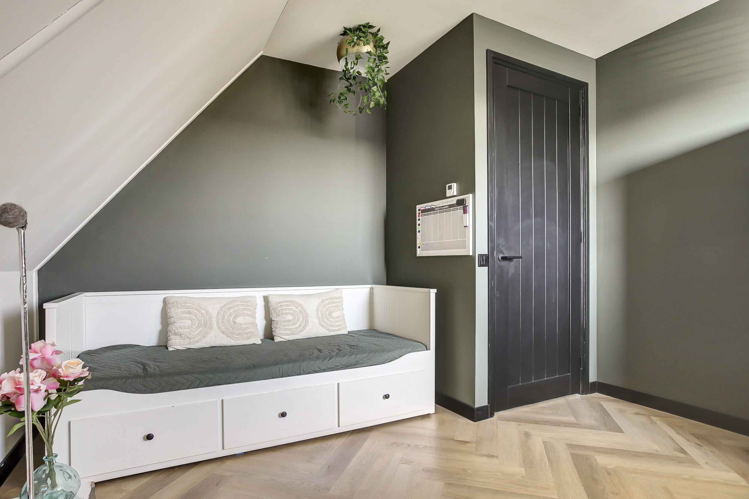 '$houseDetails->street_name'.' '.'$houseDetails->number'