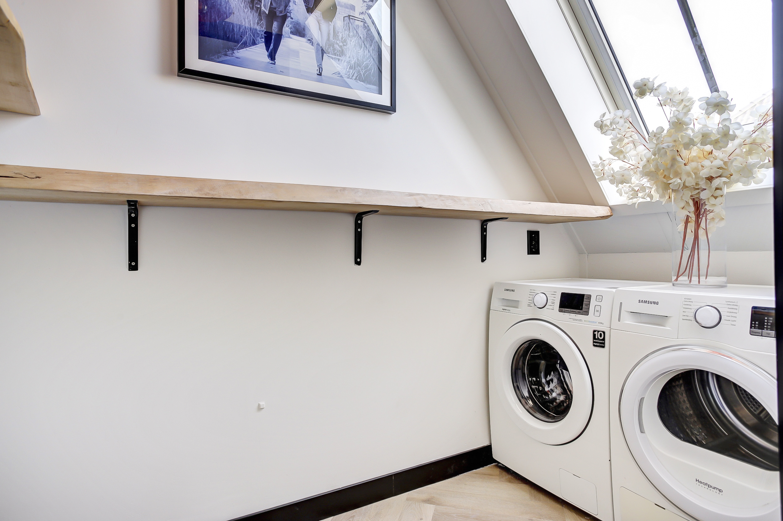 '$houseDetails->street_name'.' '.'$houseDetails->number'