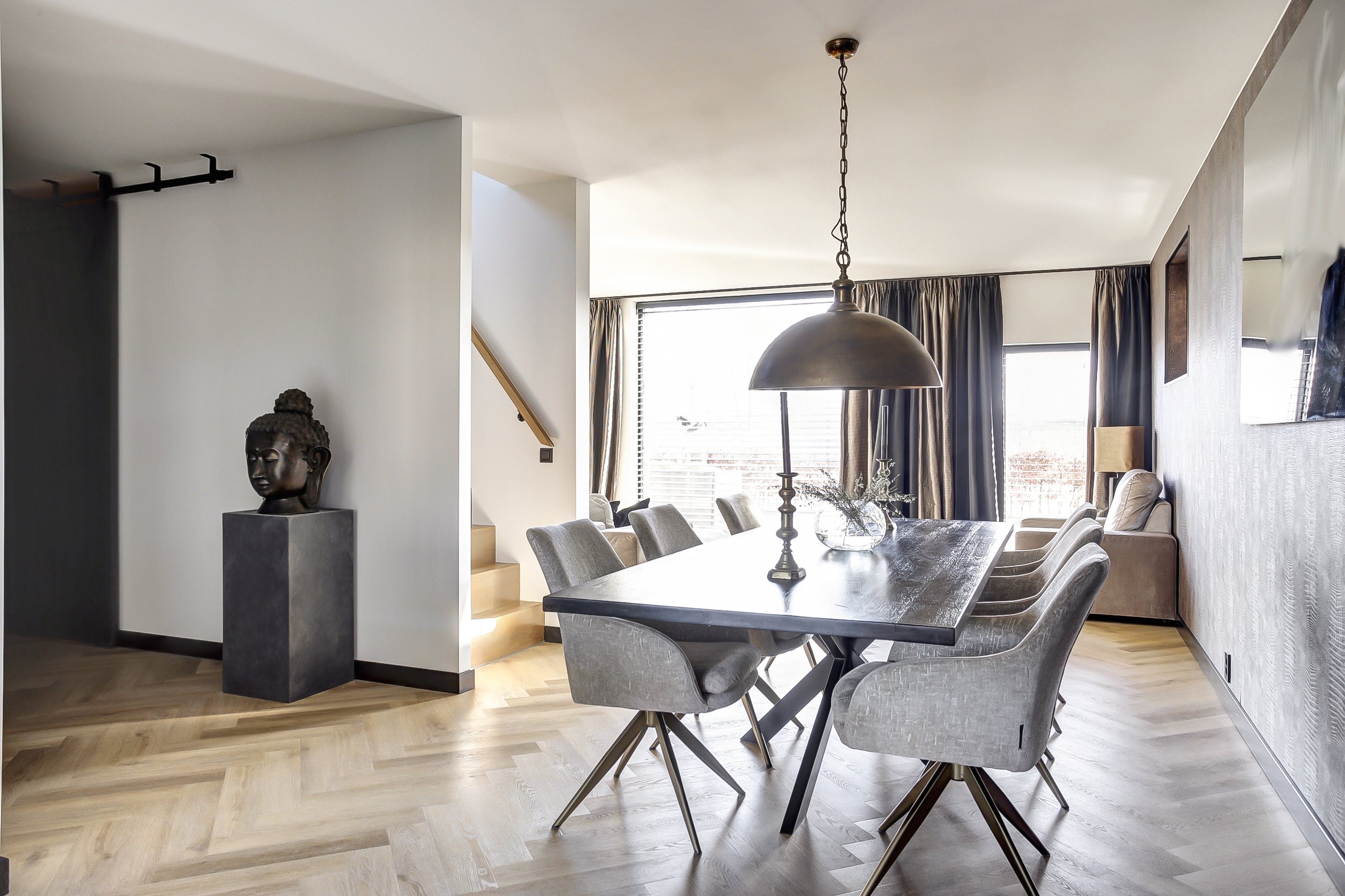 '$houseDetails->street_name'.' '.'$houseDetails->number'