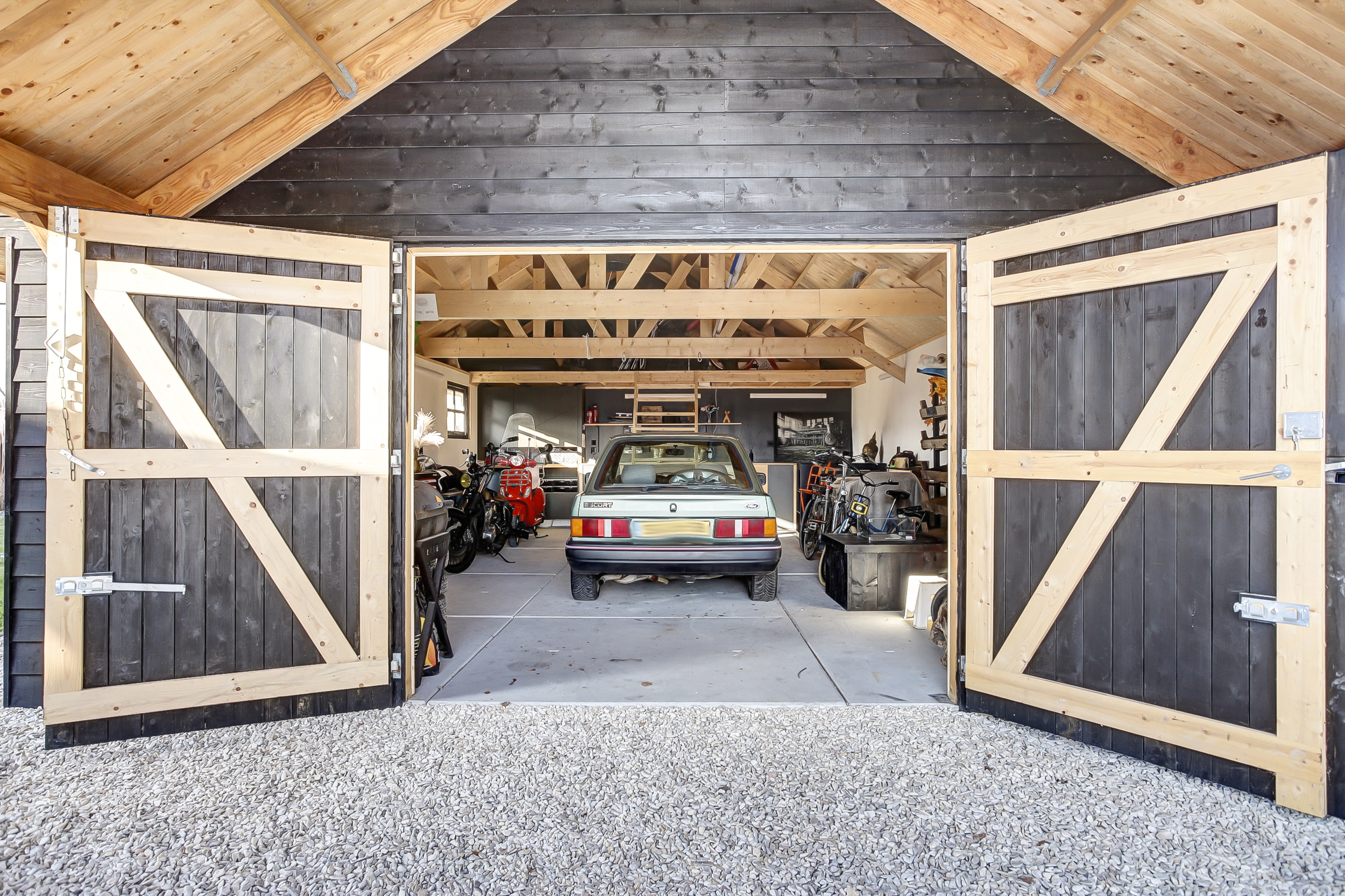 '$houseDetails->street_name'.' '.'$houseDetails->number'