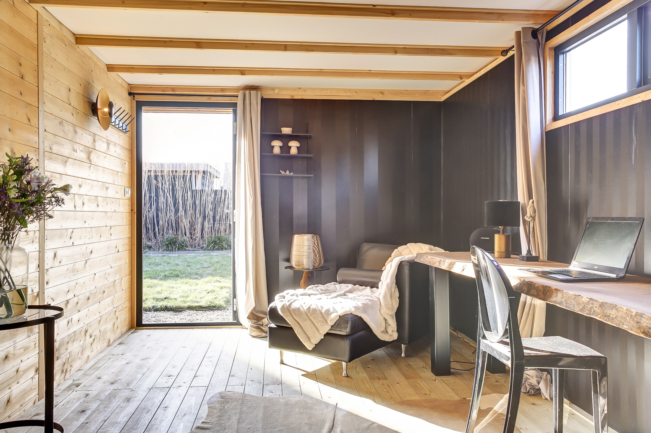 '$houseDetails->street_name'.' '.'$houseDetails->number'