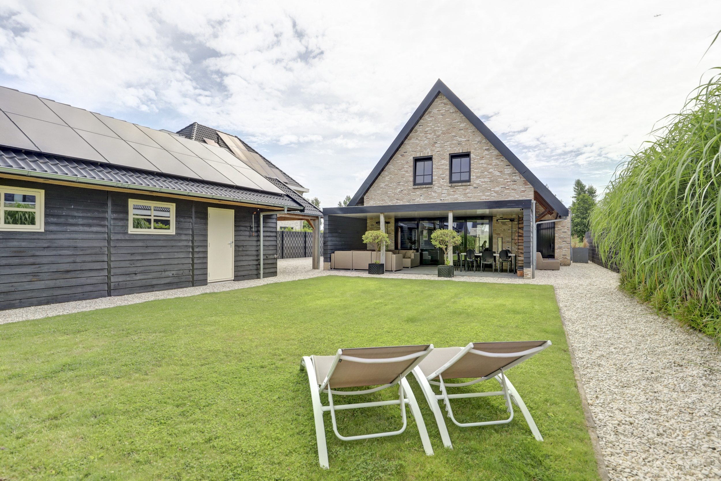 '$houseDetails->street_name'.' '.'$houseDetails->number'