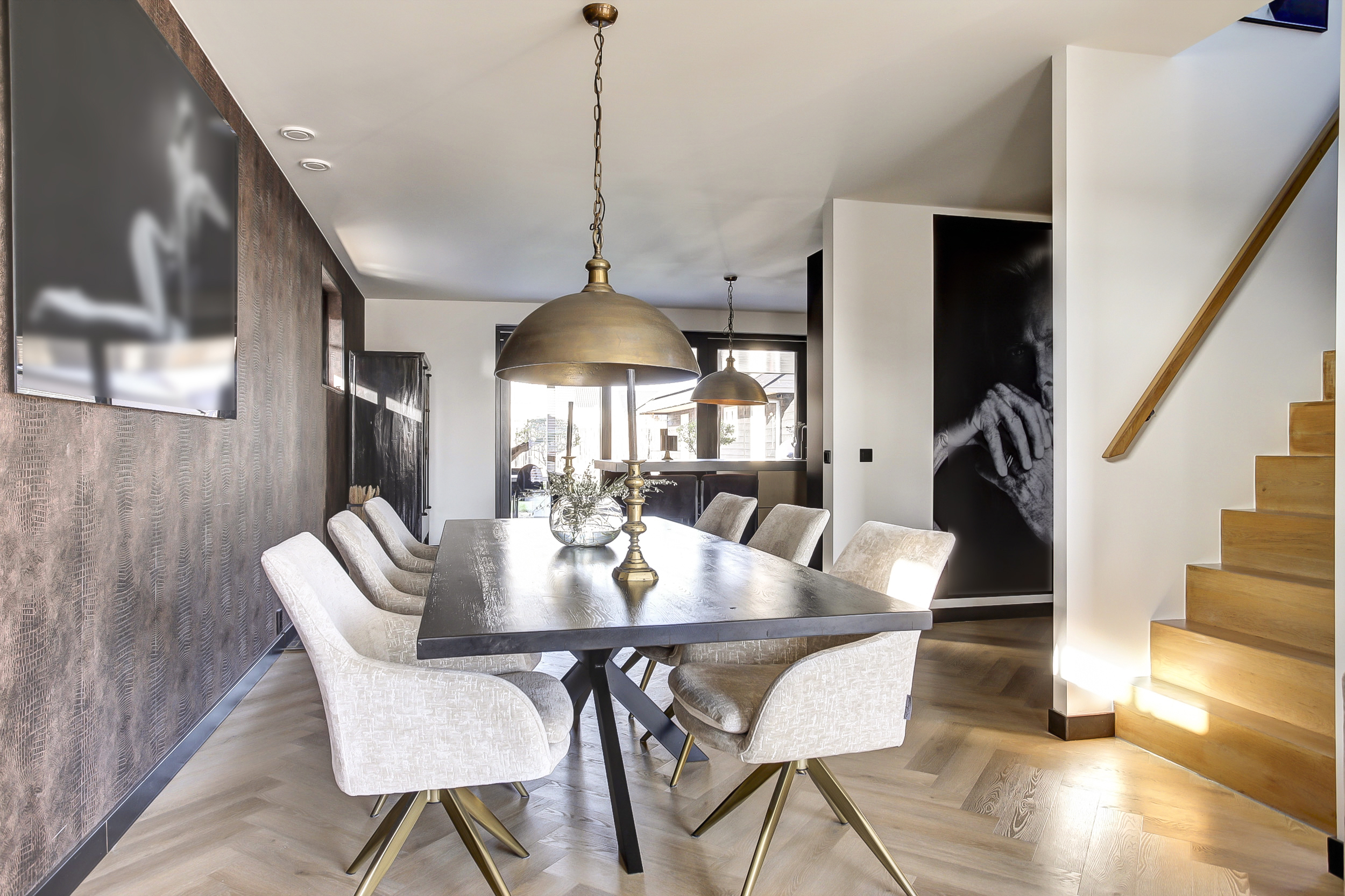 '$houseDetails->street_name'.' '.'$houseDetails->number'