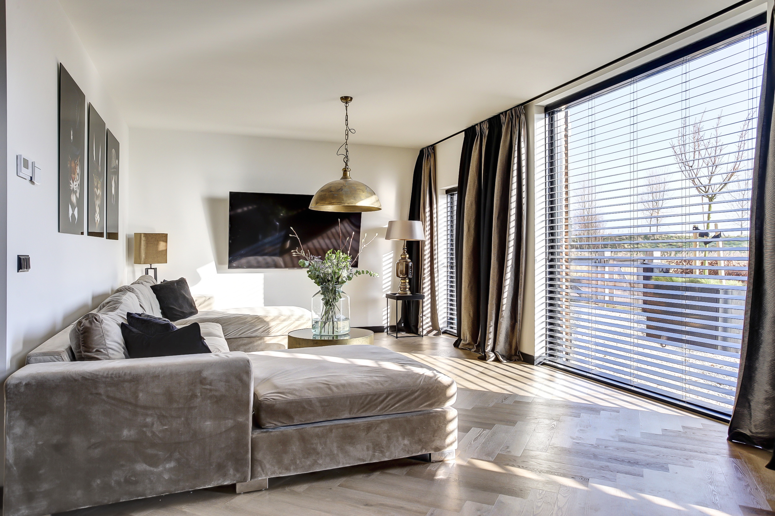 '$houseDetails->street_name'.' '.'$houseDetails->number'