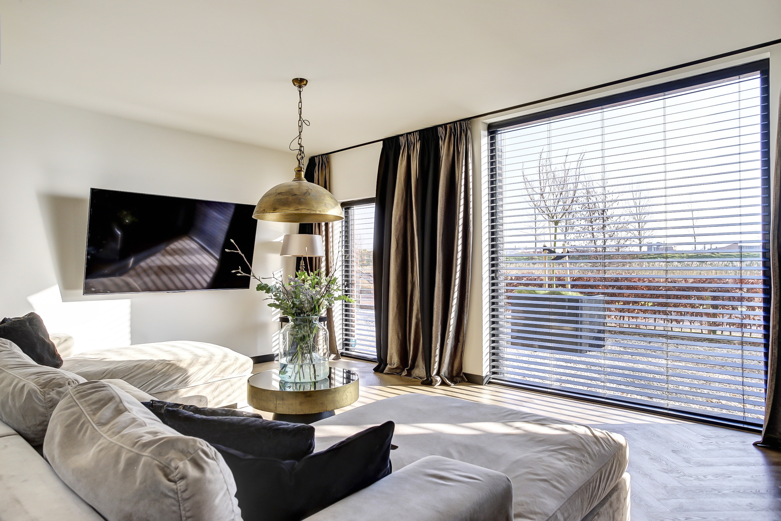 '$houseDetails->street_name'.' '.'$houseDetails->number'