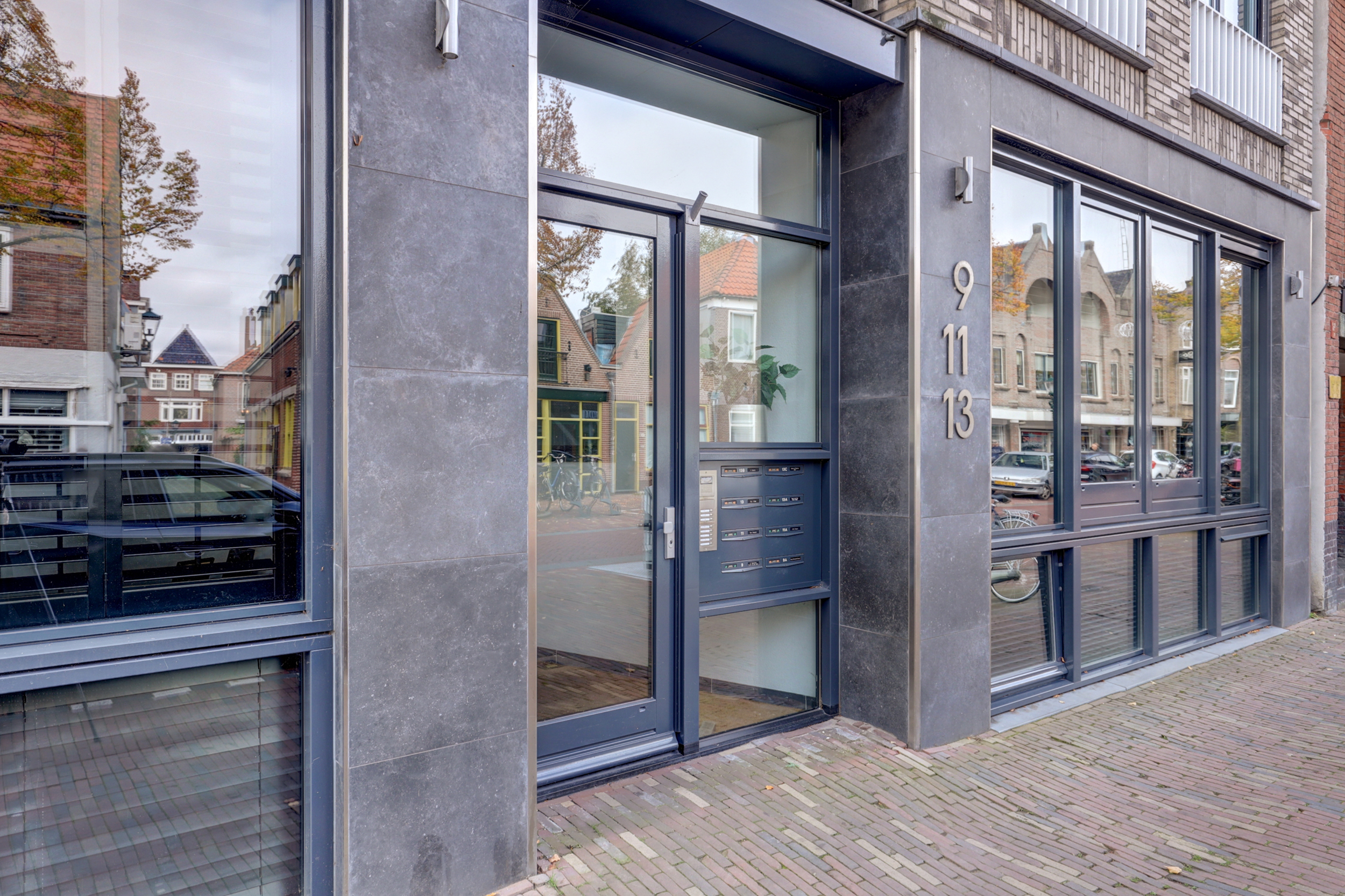 '$houseDetails->street_name'.' '.'$houseDetails->number'