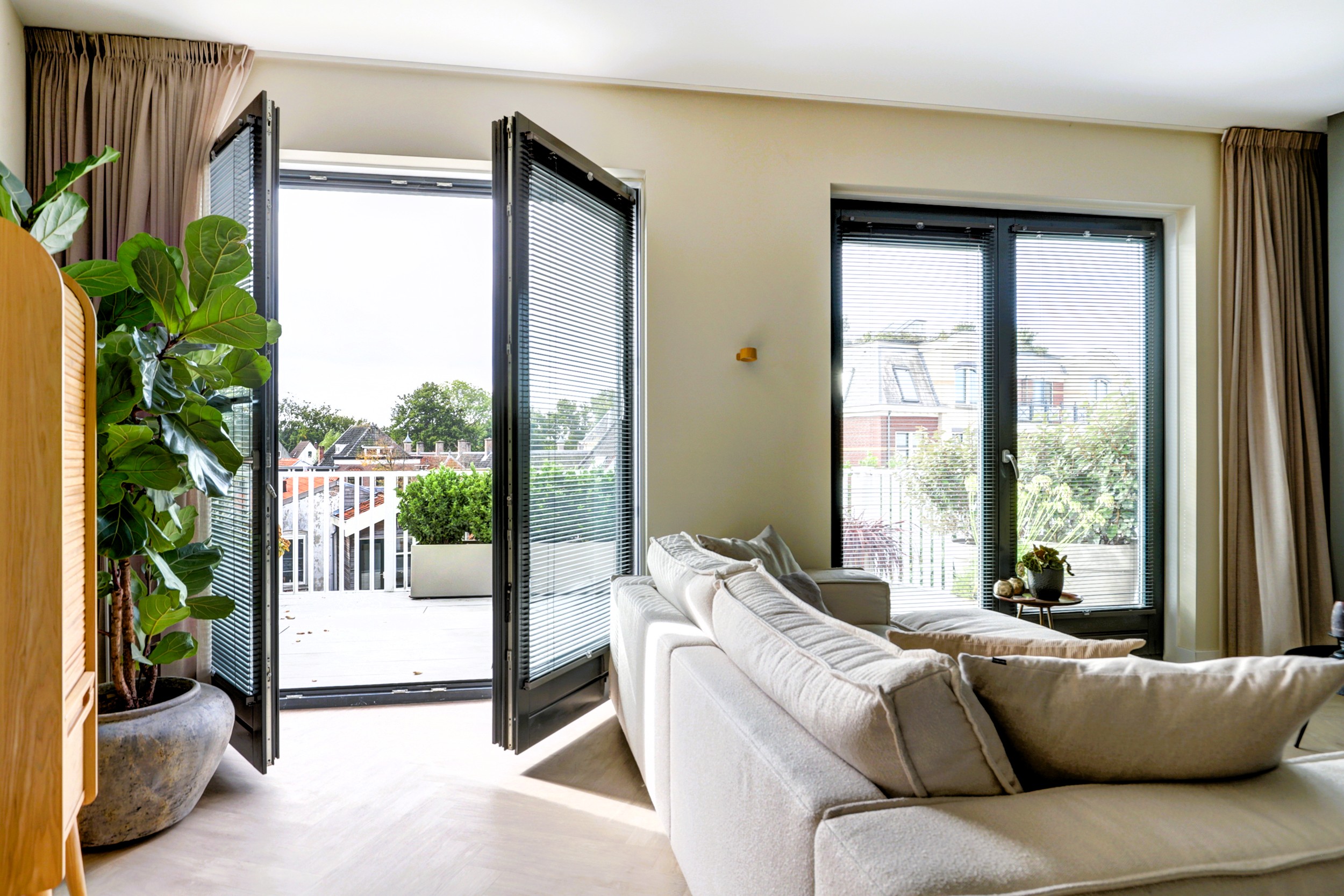 '$houseDetails->street_name'.' '.'$houseDetails->number'