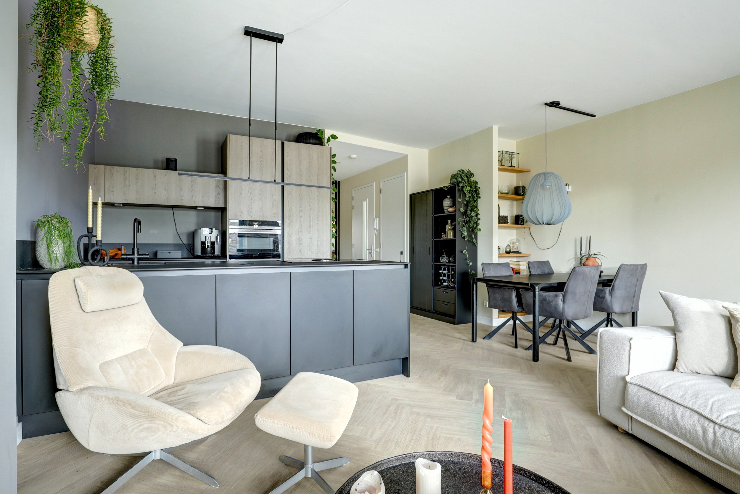 '$houseDetails->street_name'.' '.'$houseDetails->number'