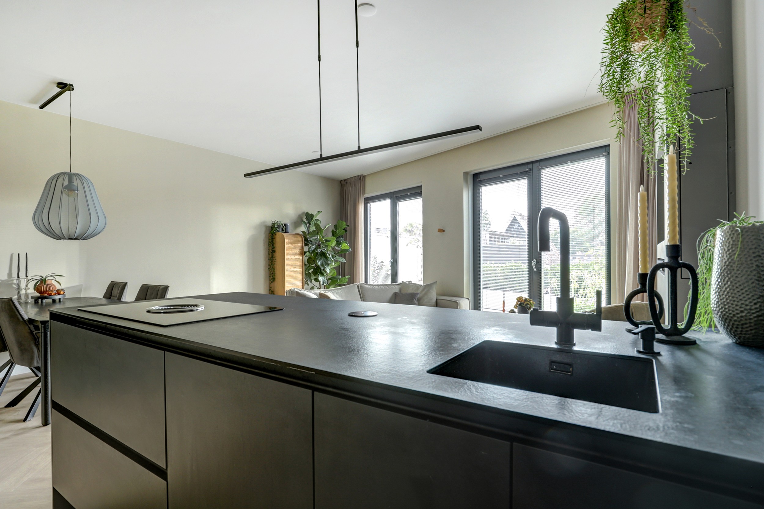 '$houseDetails->street_name'.' '.'$houseDetails->number'