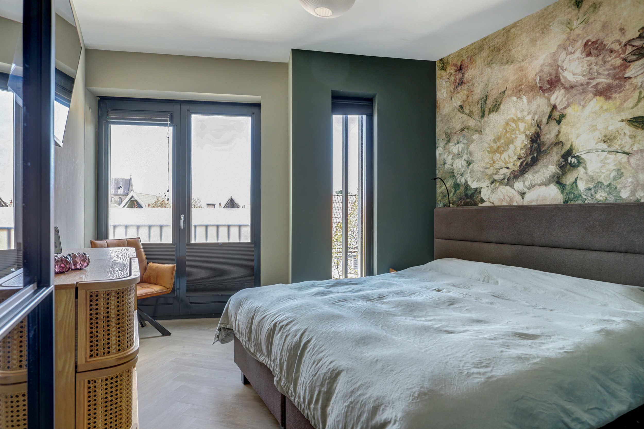 '$houseDetails->street_name'.' '.'$houseDetails->number'