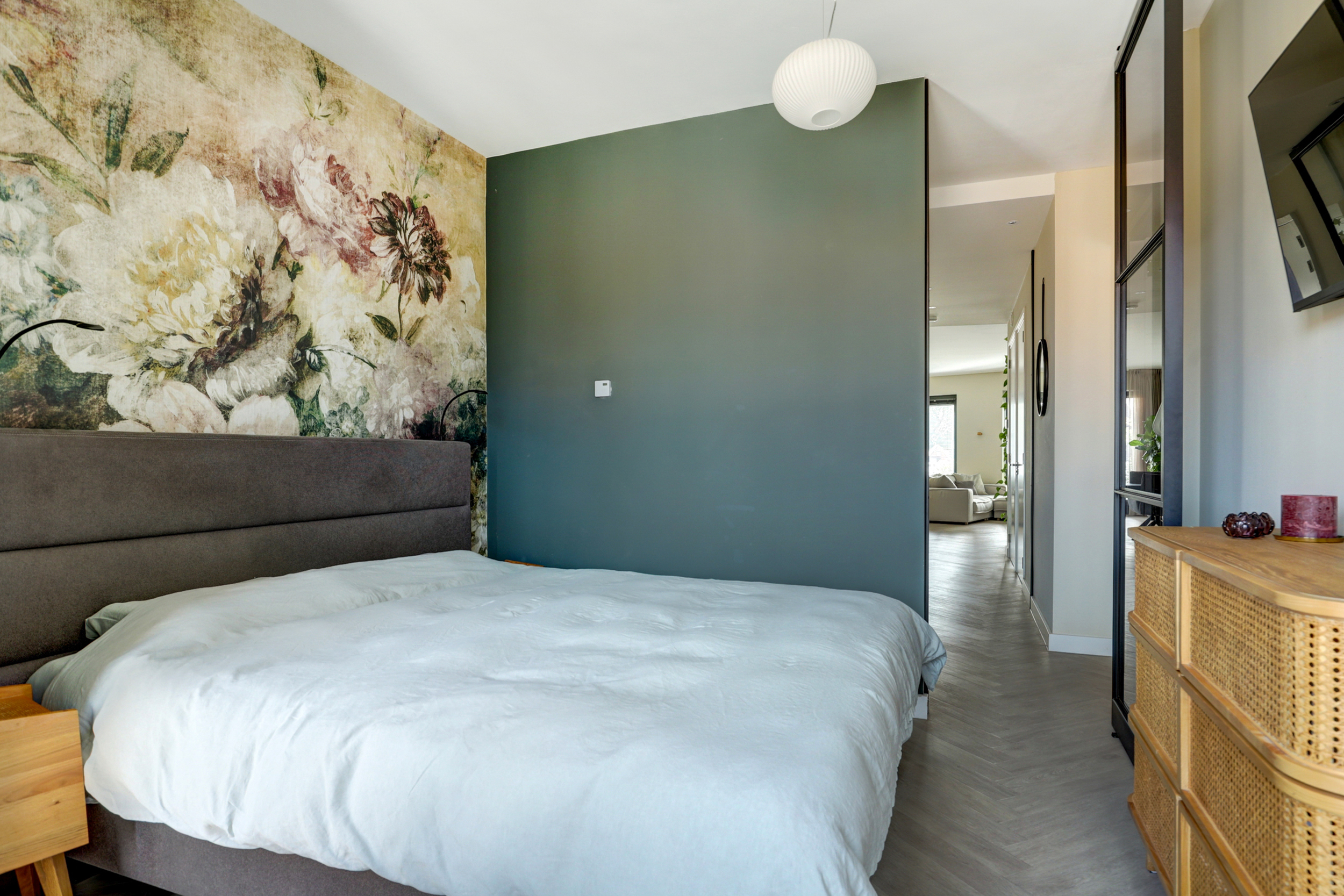 '$houseDetails->street_name'.' '.'$houseDetails->number'