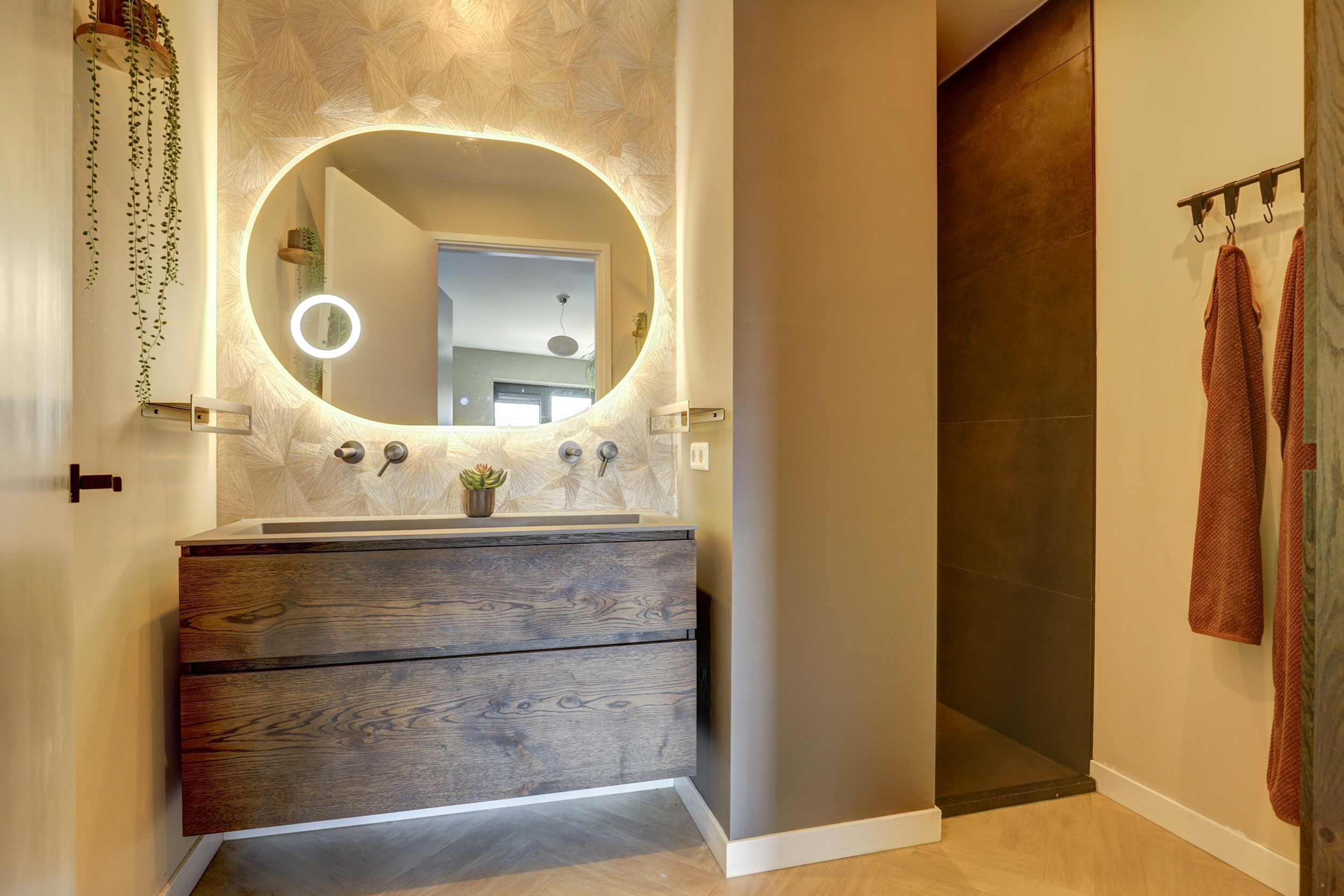 '$houseDetails->street_name'.' '.'$houseDetails->number'