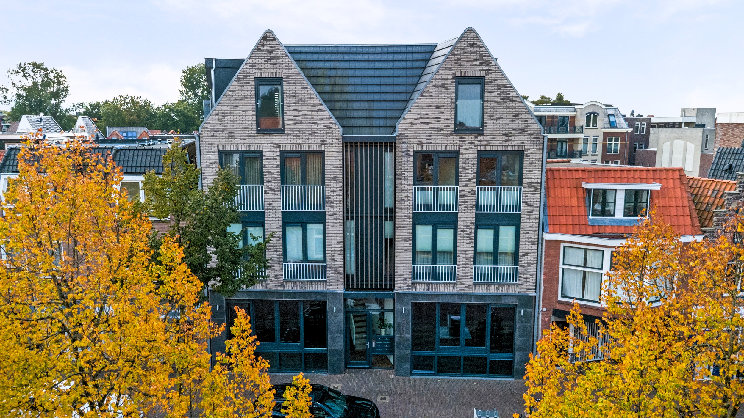 '$houseDetails->street_name'.' '.'$houseDetails->number'