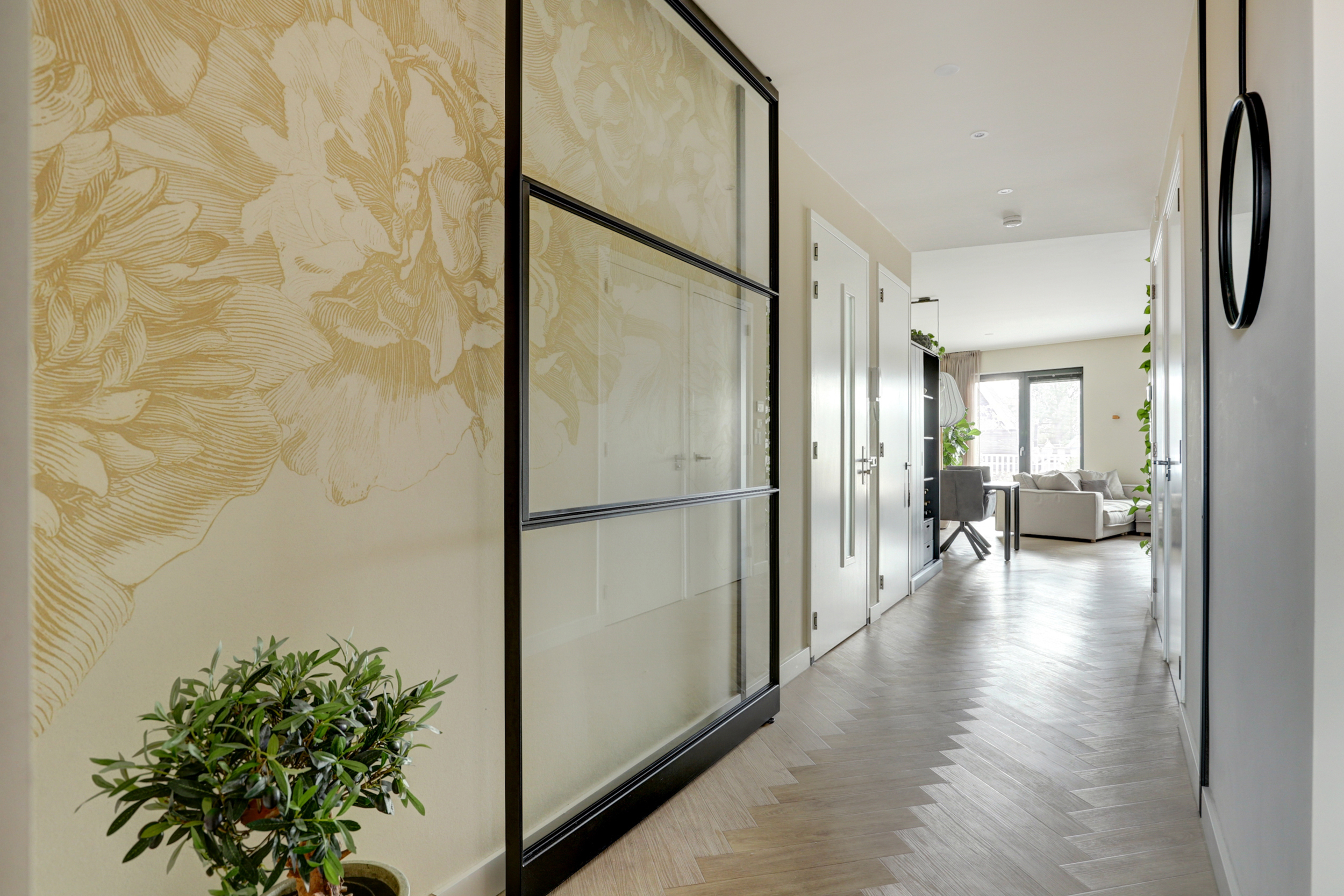 '$houseDetails->street_name'.' '.'$houseDetails->number'